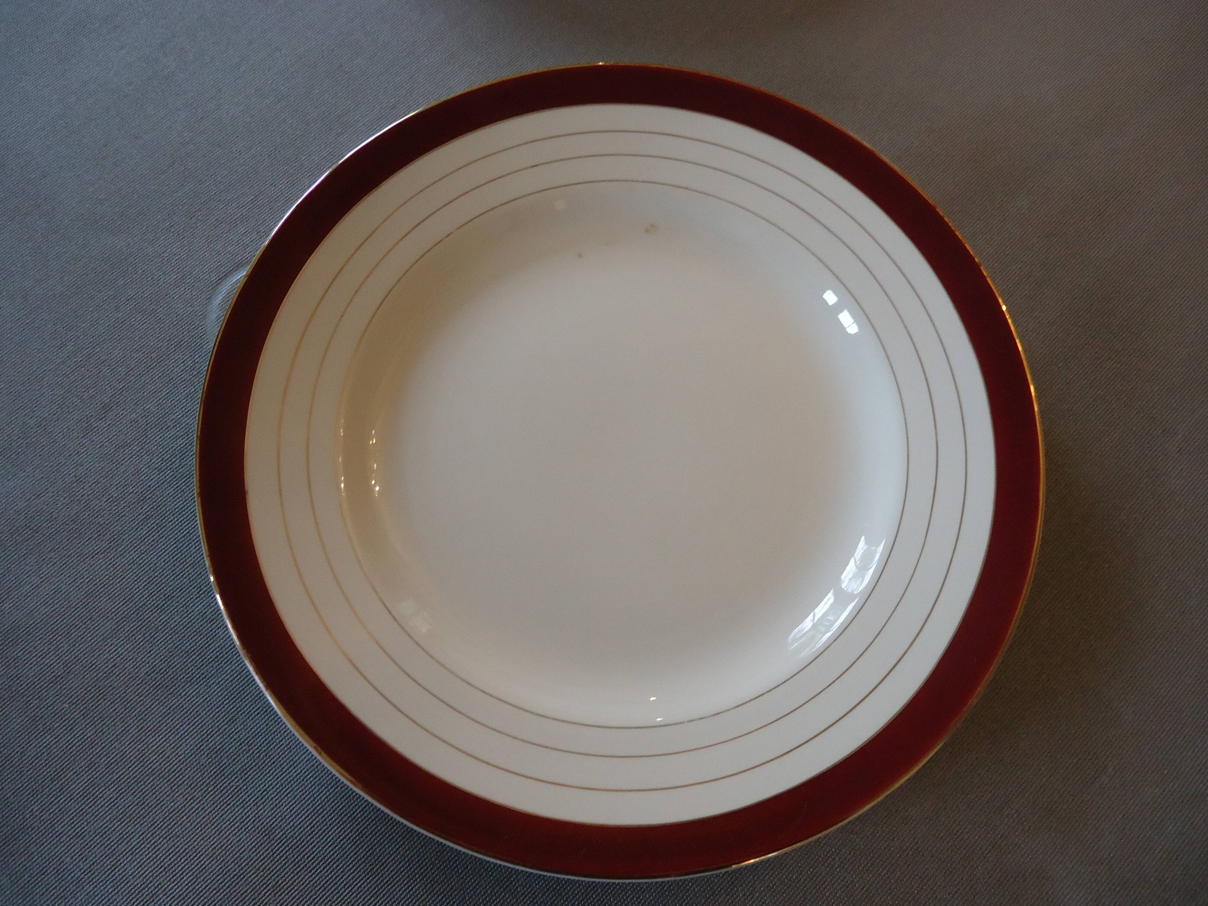 Round serving platter in opaque porcelain, digoin sarreguemines pasteur