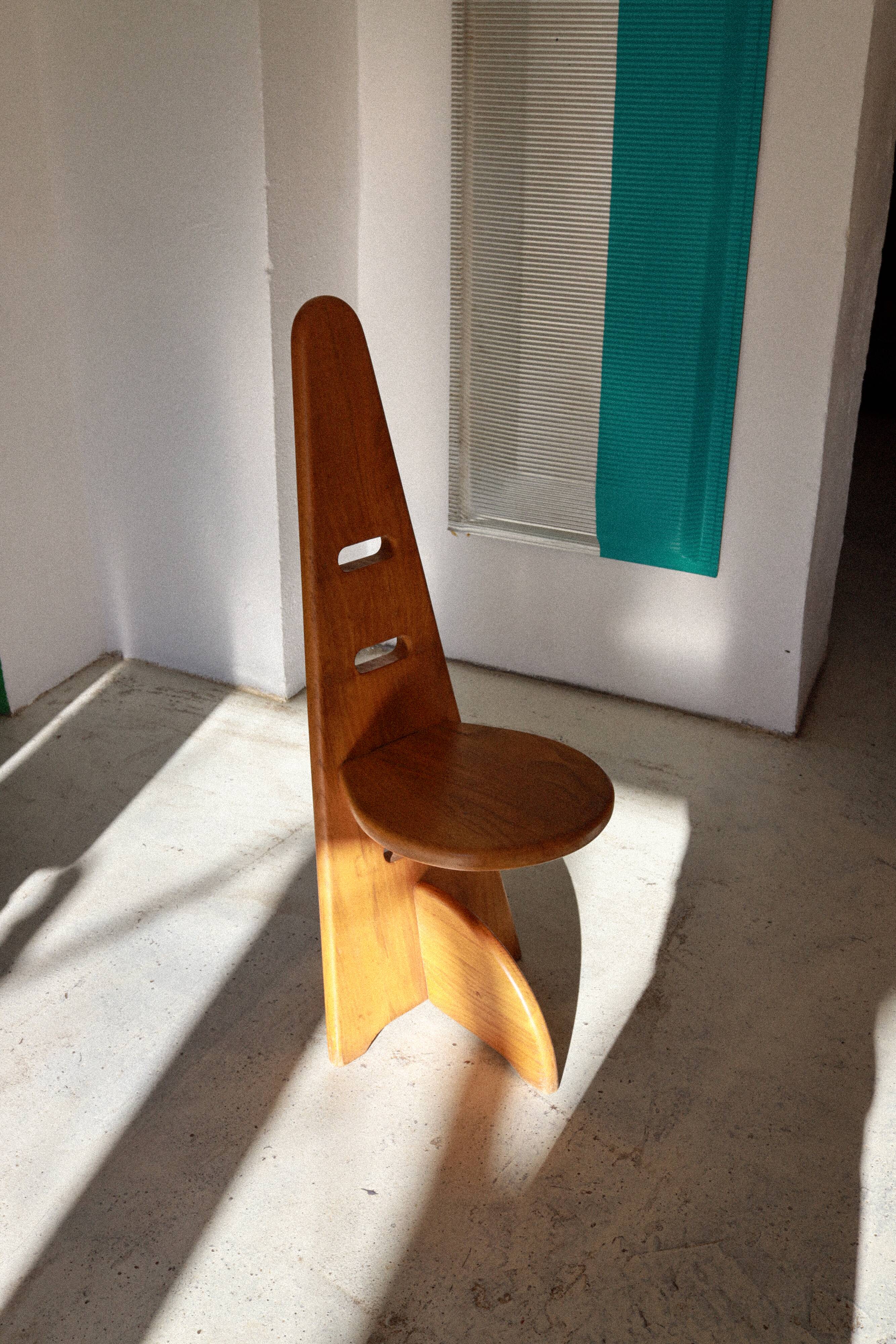 6 detachable brutalist wooden chairs from the 70s