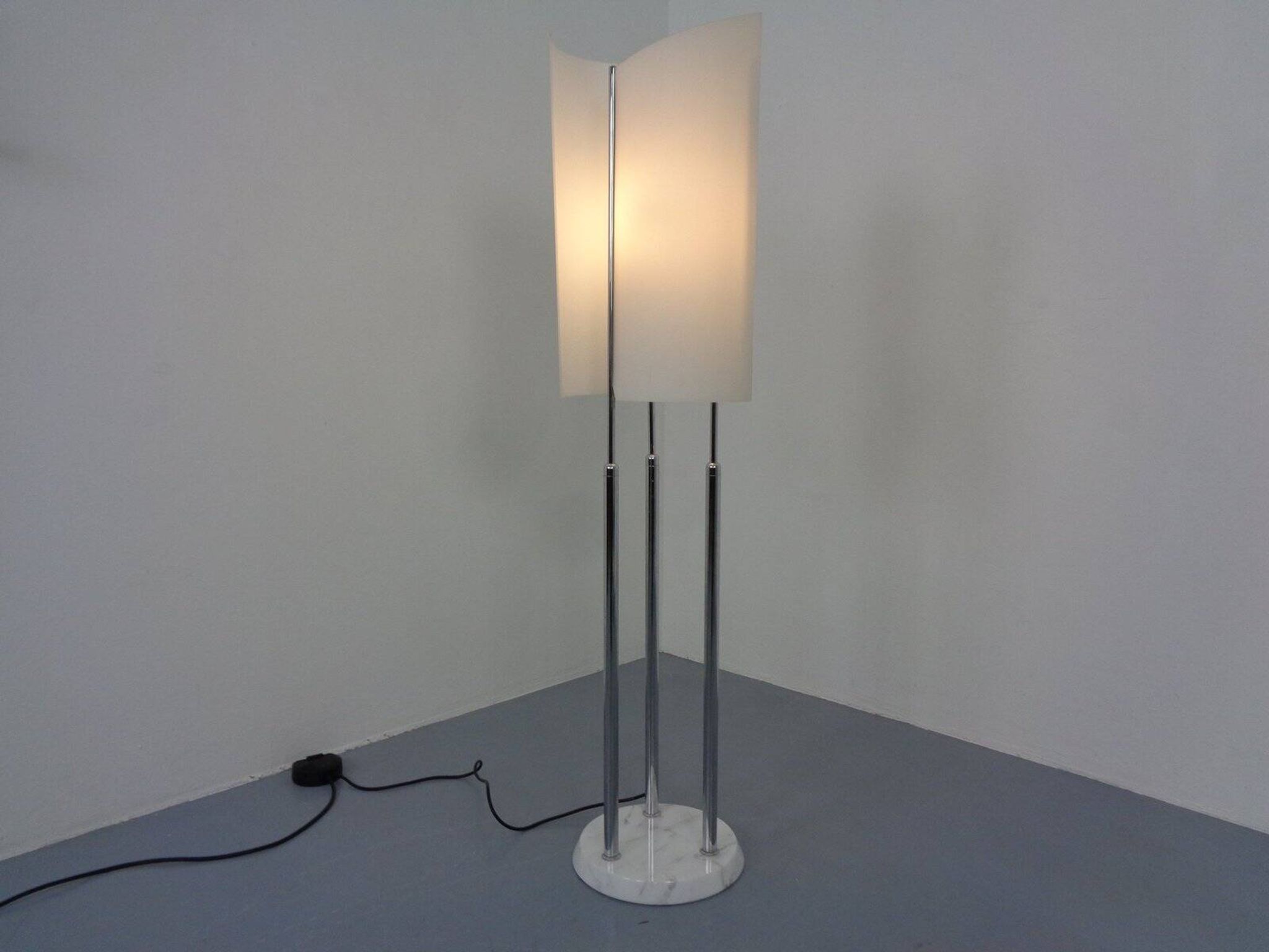 Arianna Floor Lamp in Marble and Handblown Glass by Bruno Gecchelin for Oluce, Italy, 1970s