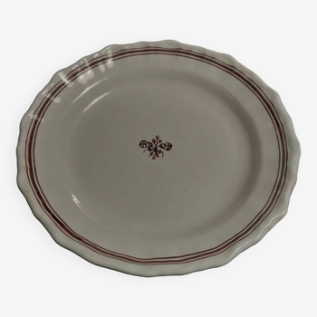 South-West earthenware plate with manganese decoration, 18th century