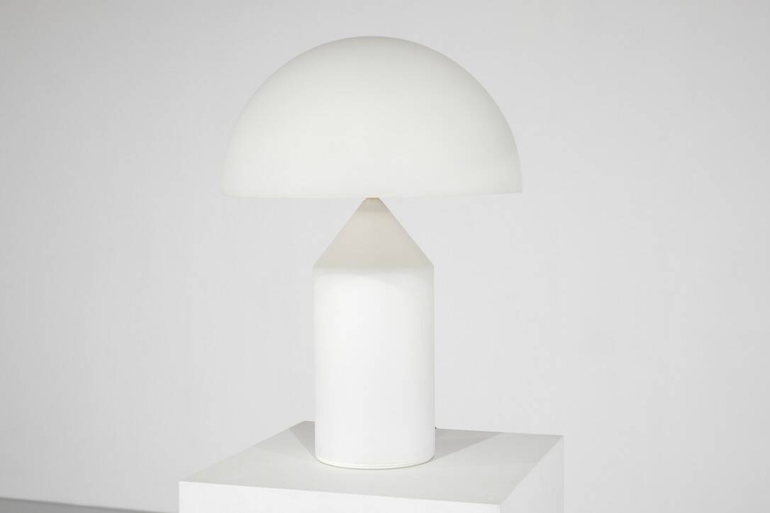 Lampe de table " Atollo " Vico Magistretti pour Oluce, Italie 1977s.