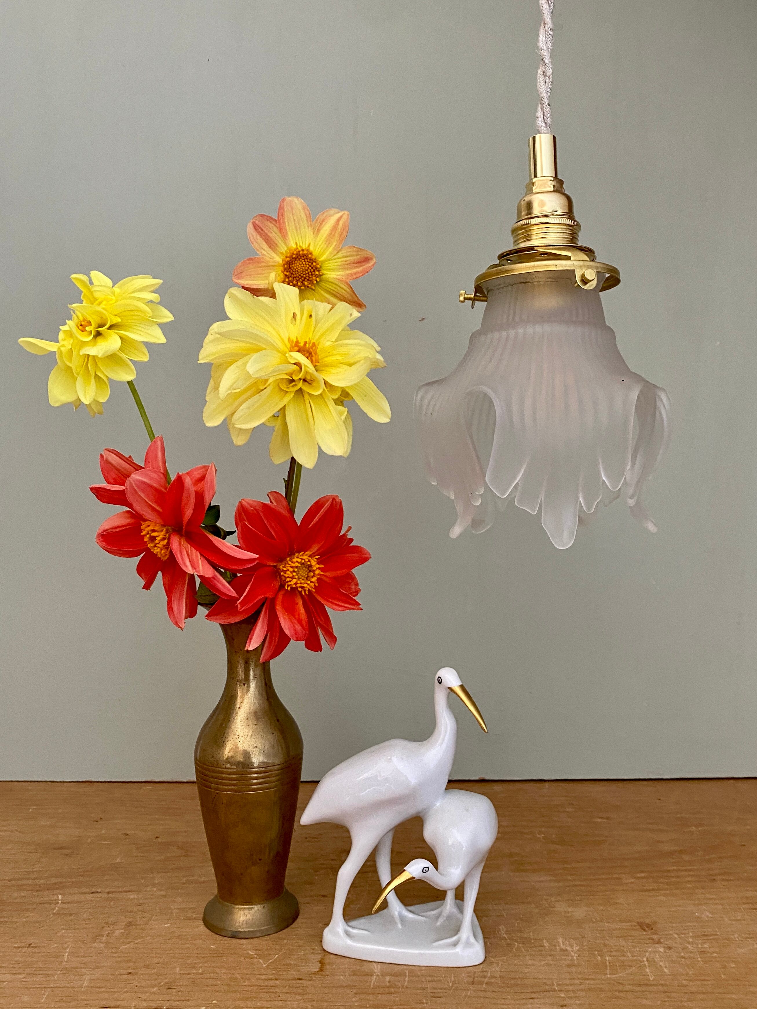 Vintage art deco tulip ride in frosted glass, flower shape