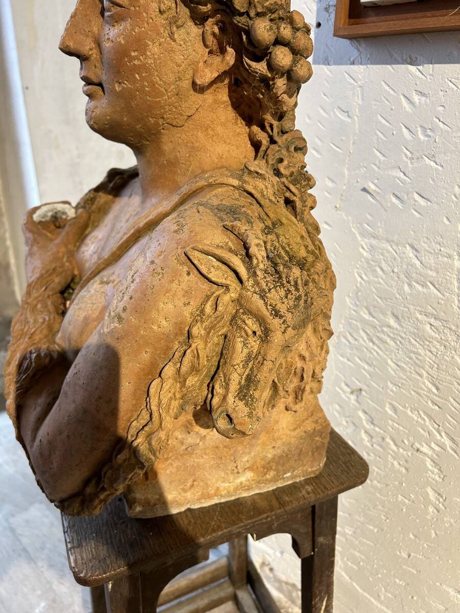 Terracotta bust of a woman, late 19th century