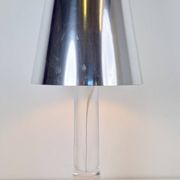 Lampe de table Space Age par Luigi Massoni pour Guzzini, années 1970