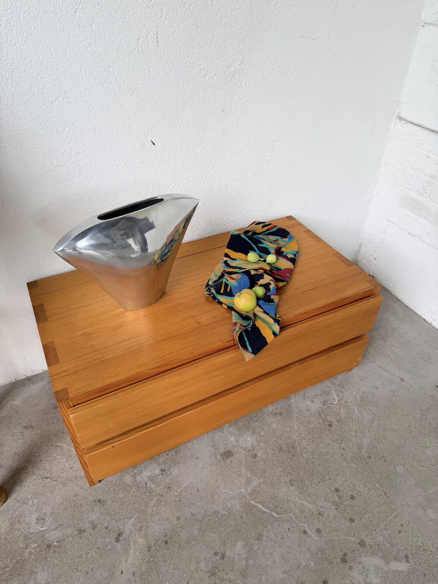 Aluminium fountain vase