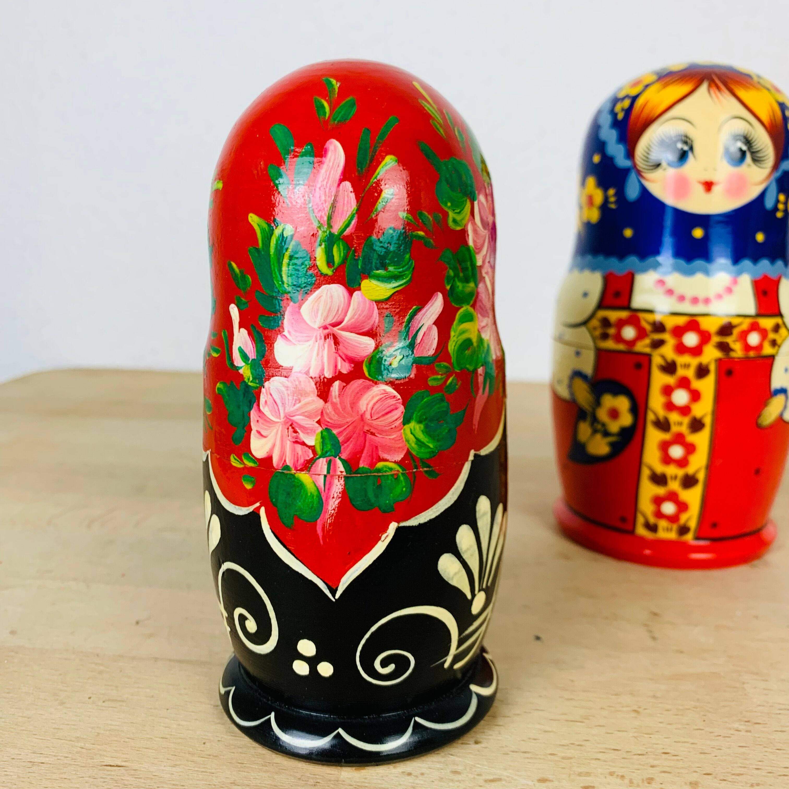 2 Russian dolls Matryoshka painted wood