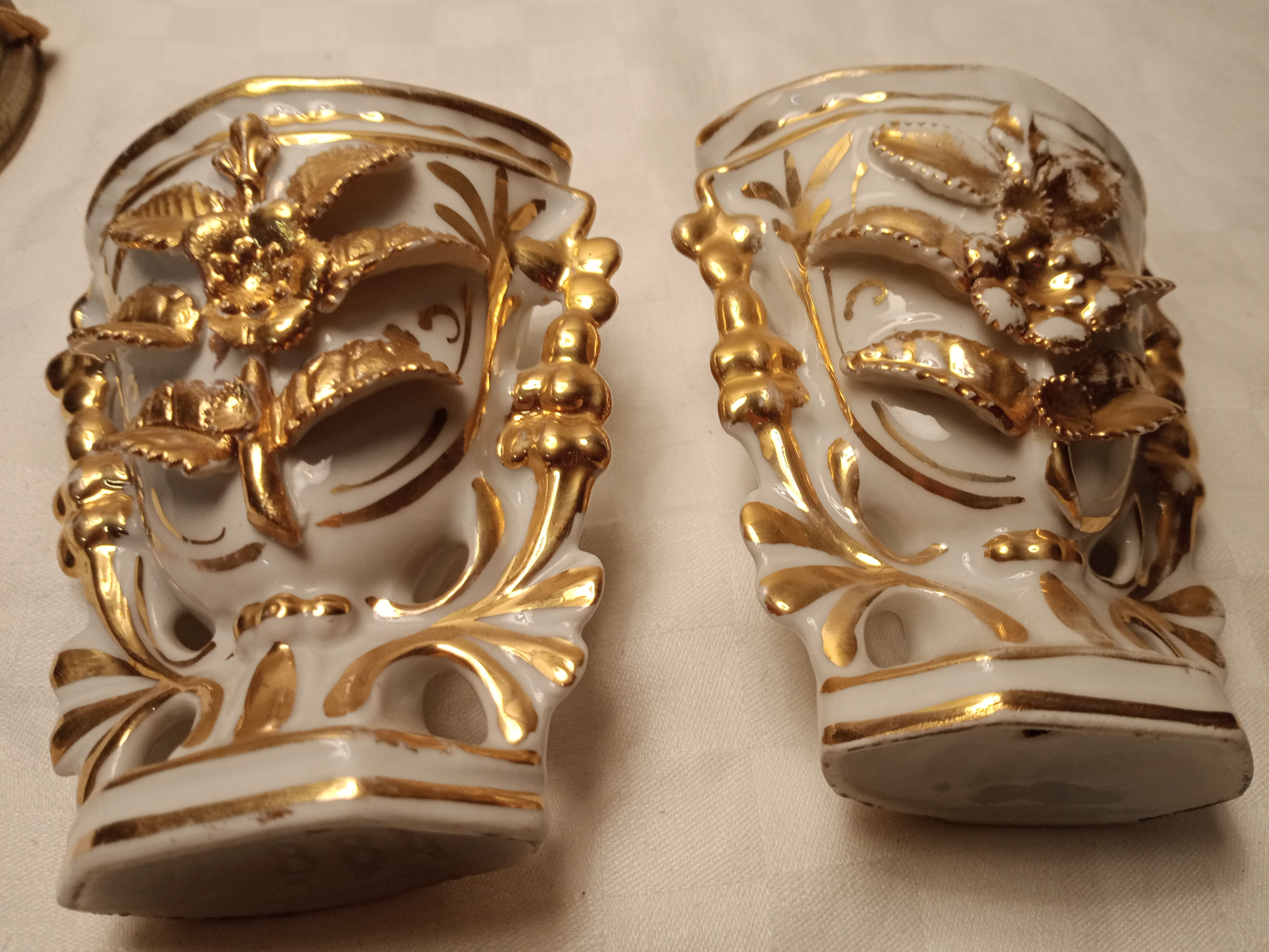 Pair of porcelain vases of bets at the end of 19th