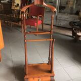 Servant Oak Room Valet