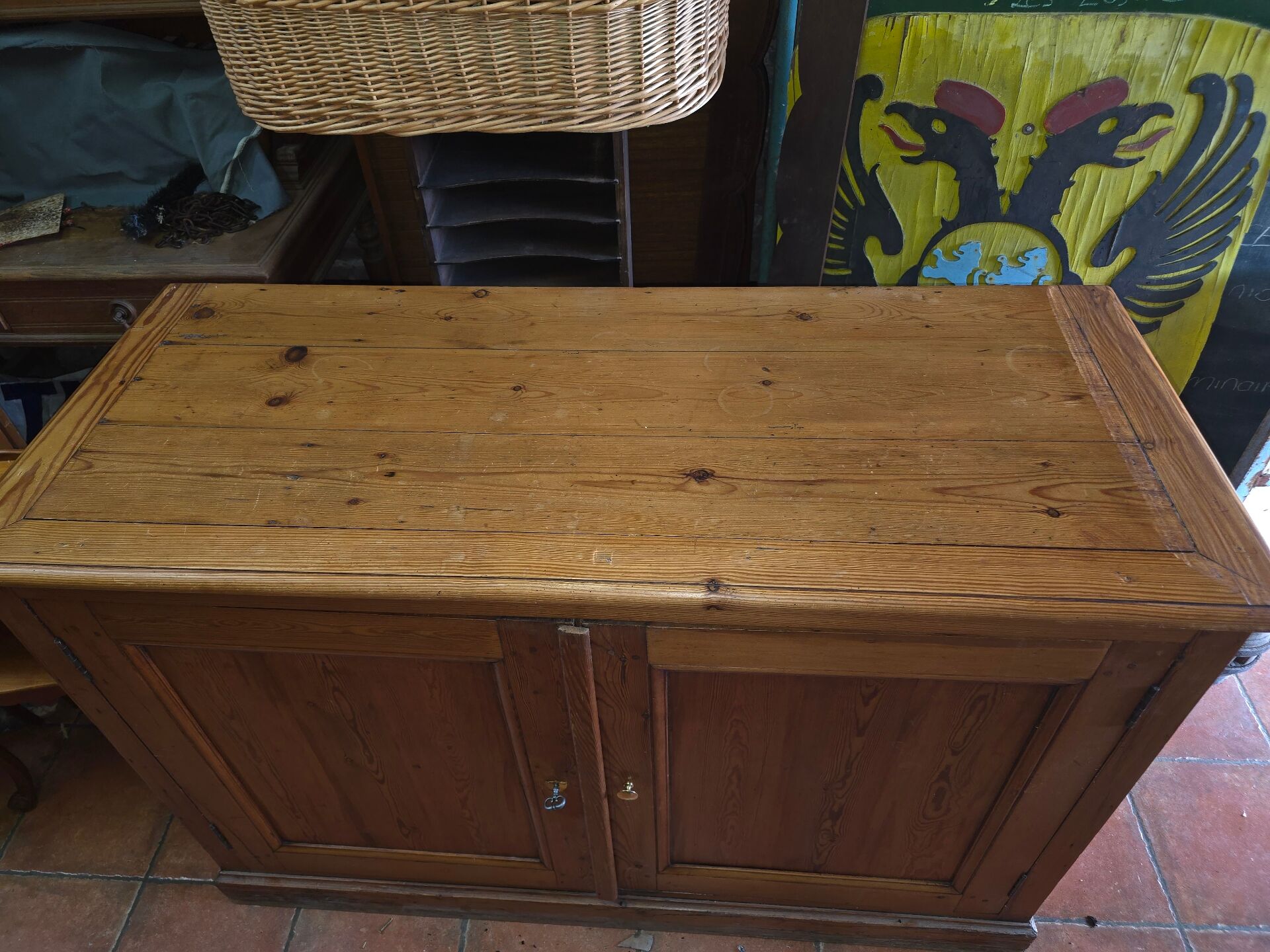 Buffet in Pitchpine, 2 doors, professional furniture.