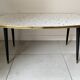 Table basse en Formica/Terrazzo avec pieds compas laiton