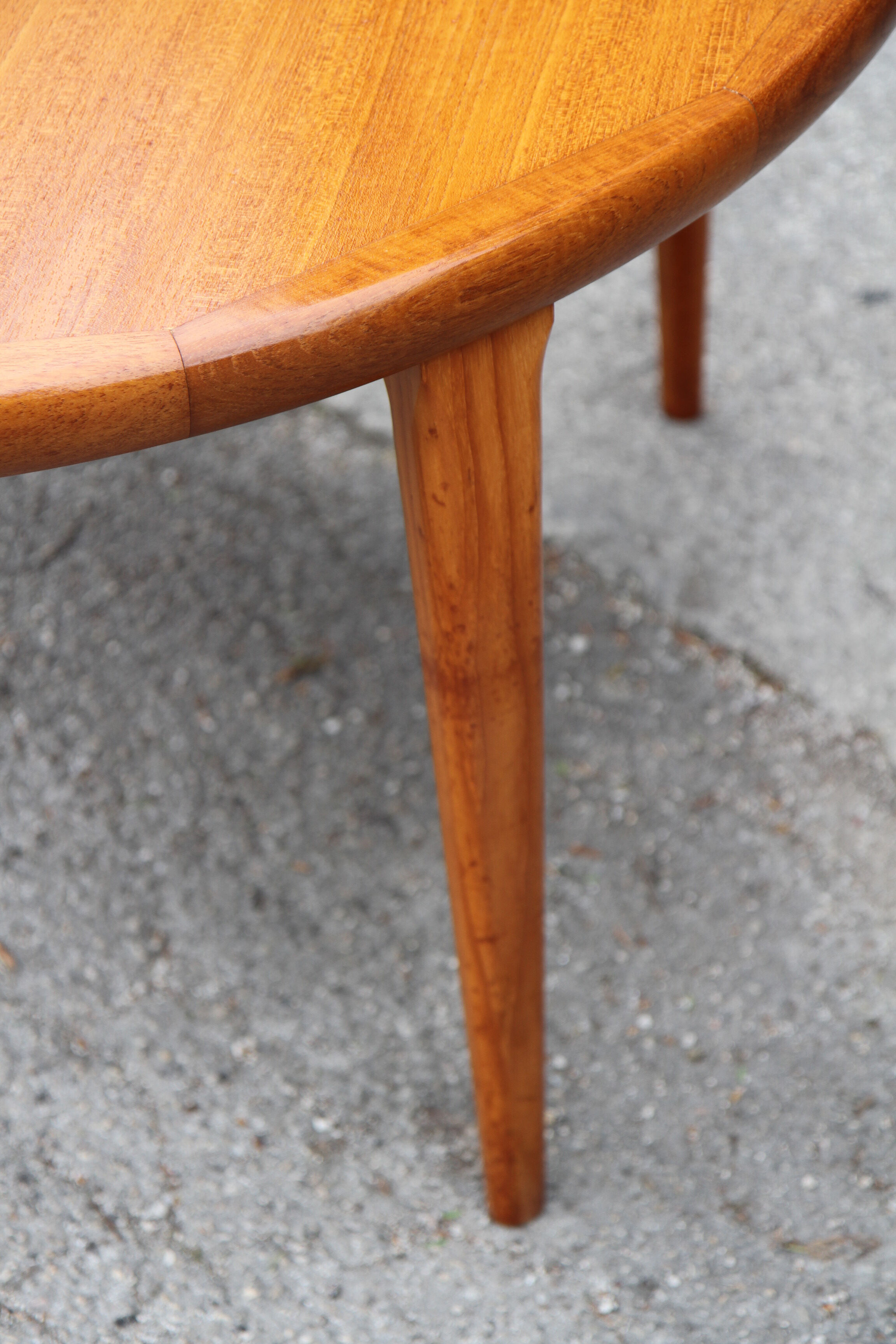 Danish teak extendable round table of the years 60