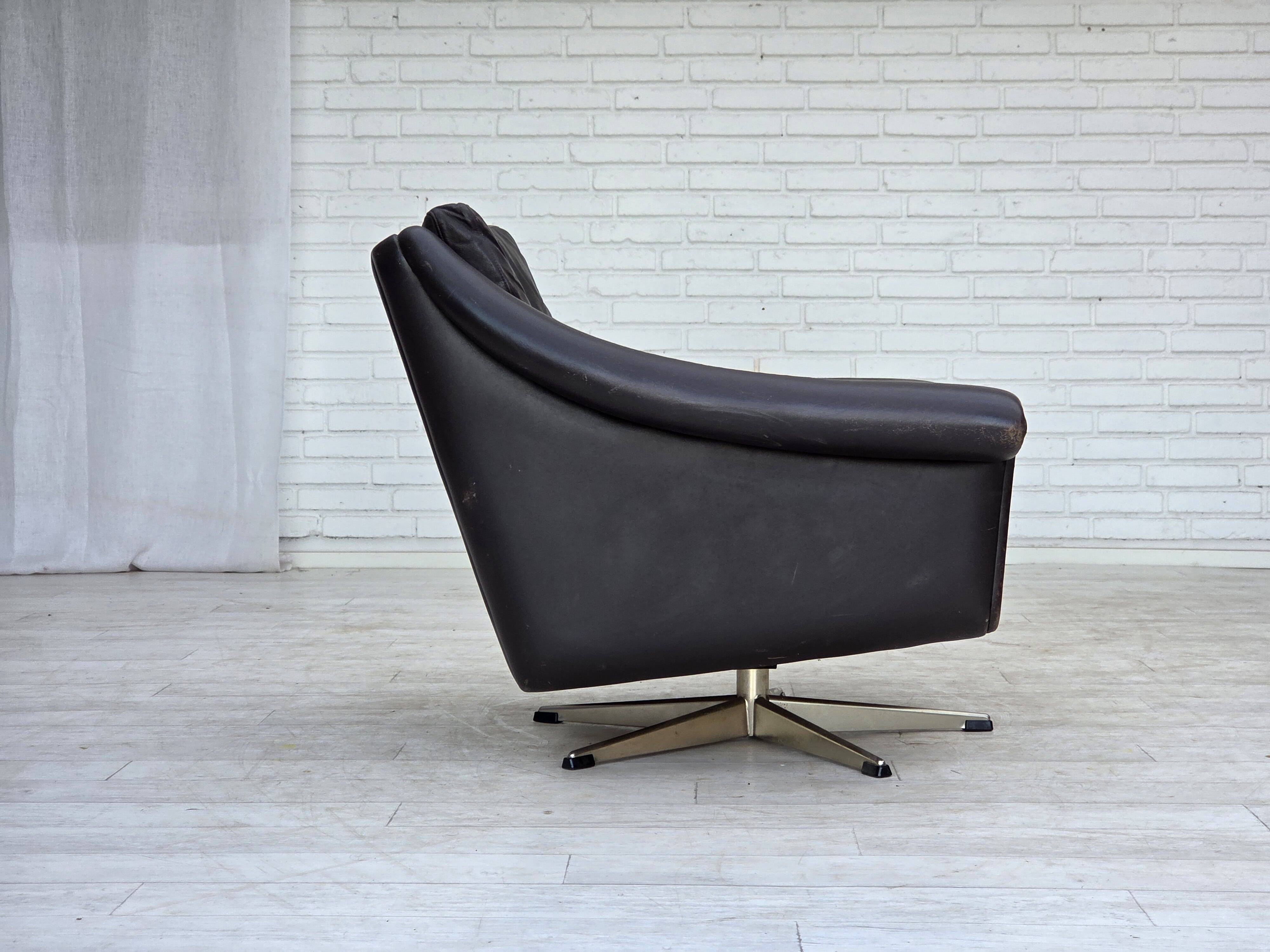 1960s, Danish swivel armchair by Aage Christensen, leather.