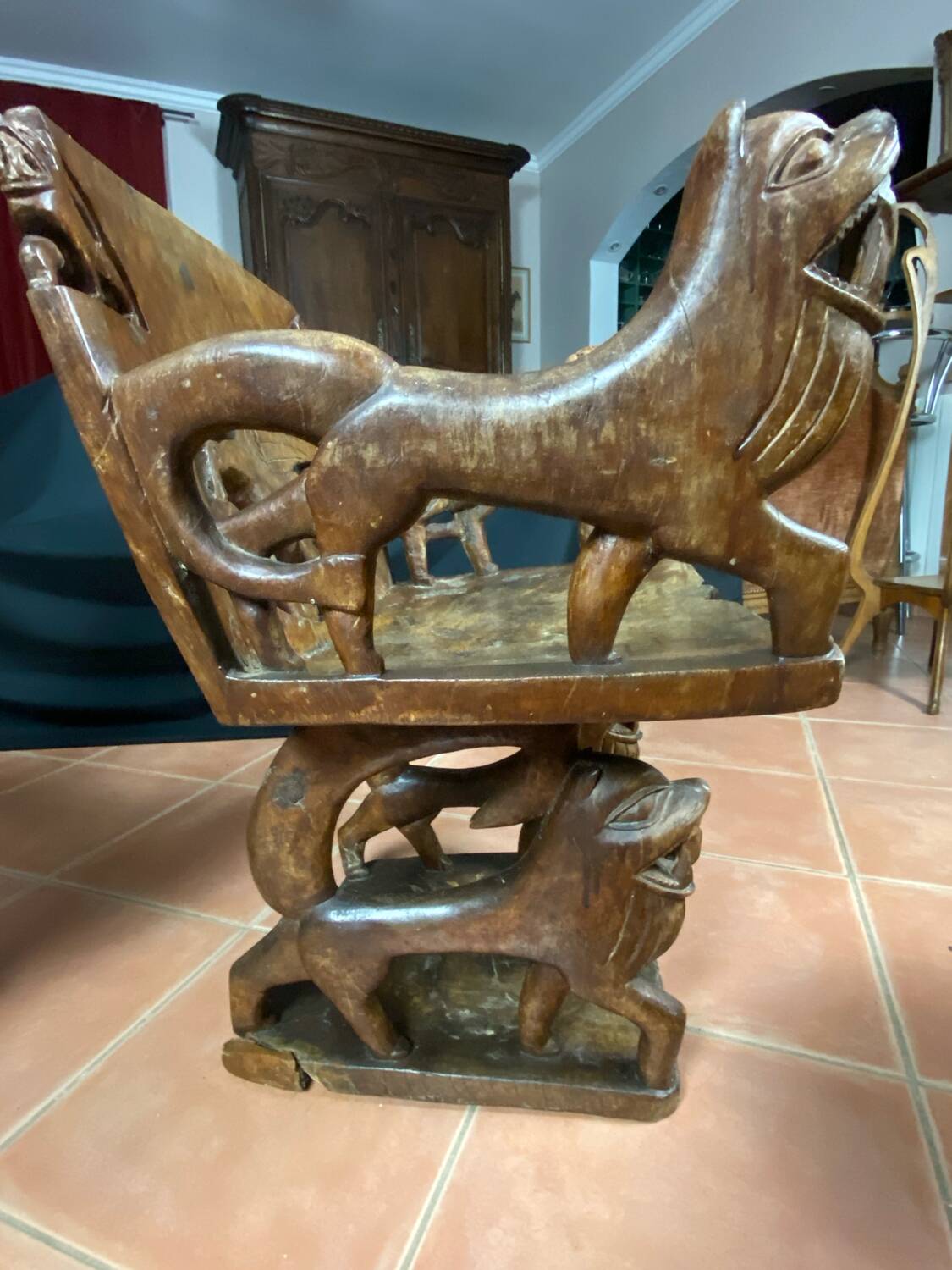 African tribal ensemble of 4 pieces of furniture for dignitaries of the Kingdom of Dahomey, Benin.
