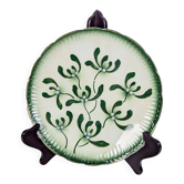 Assiette Badonviller décor gui, barbotine verte