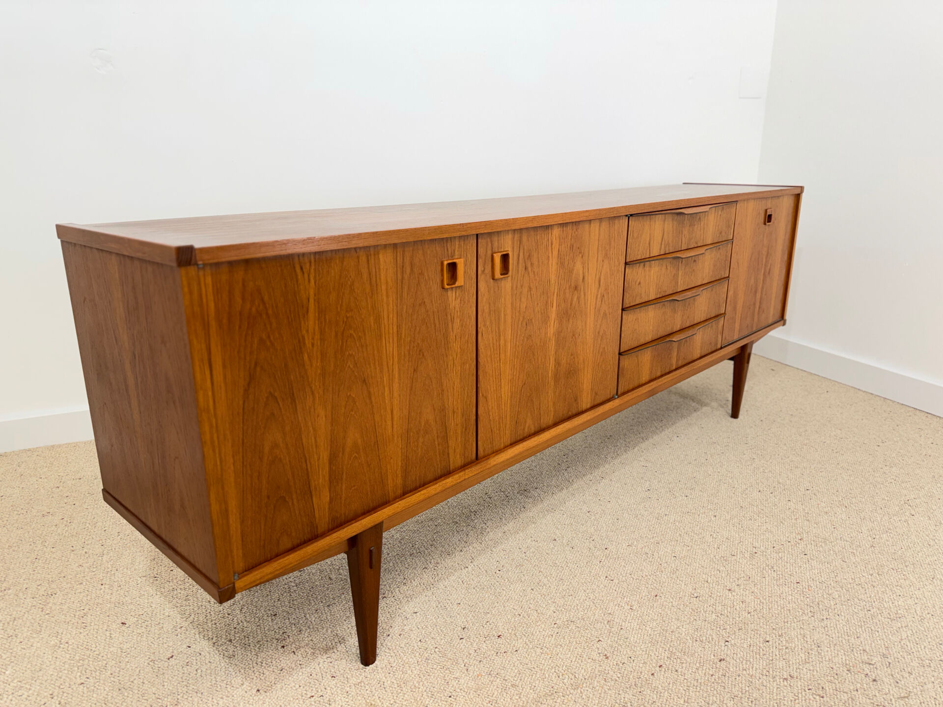 Large ARNO sideboard in oak – 1960s/70s