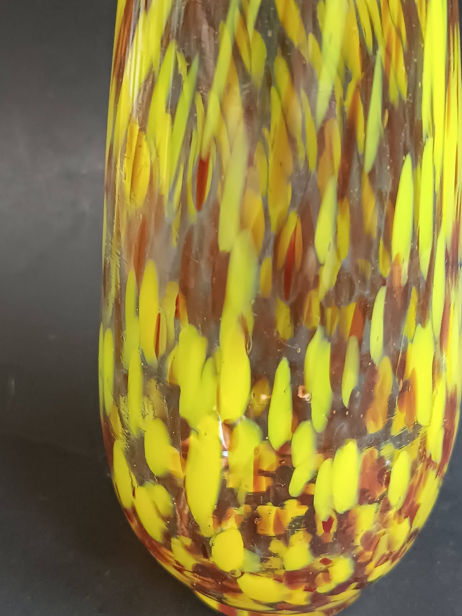 Vase conique verre de Murano moucheté jaune 1970