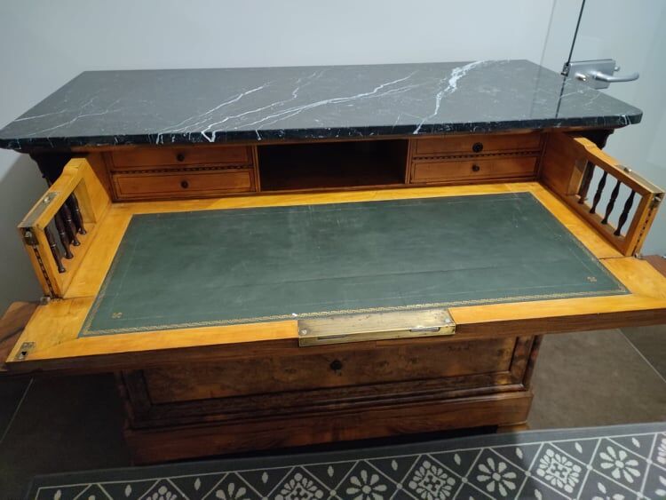 Secretary chest of drawers Louis Philippe in mahogany and marble, mid-nineteenth