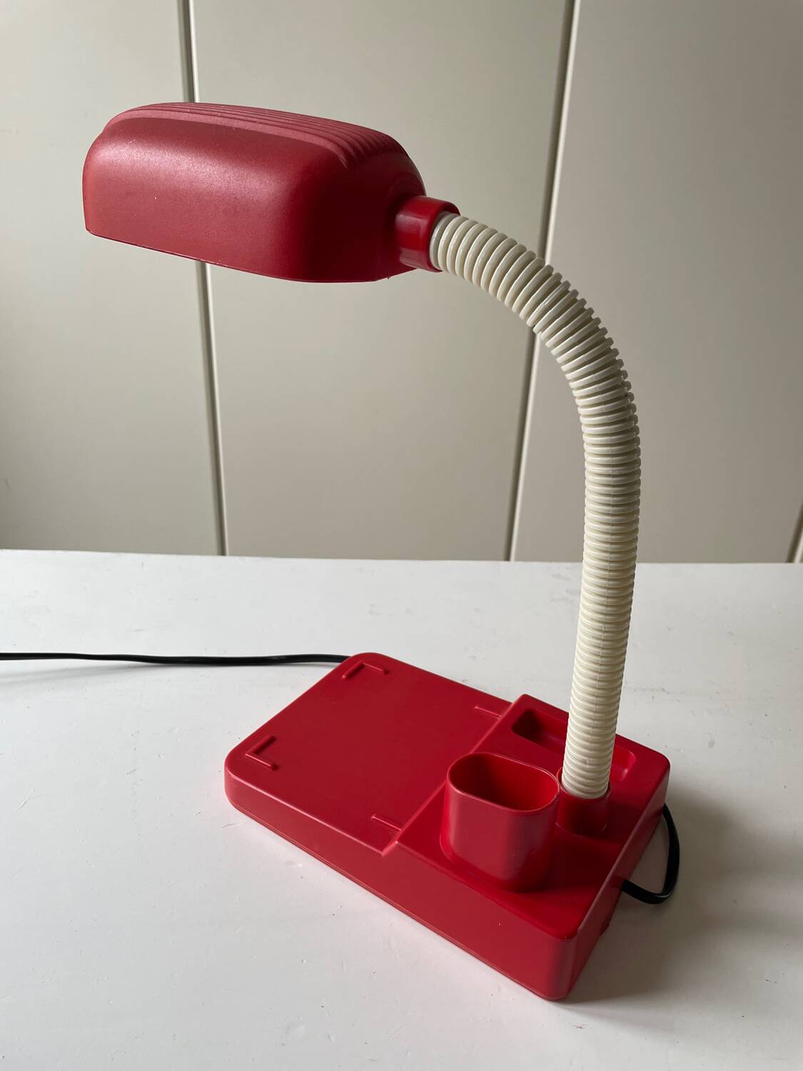 Vintage red articulated desk lamp Italy