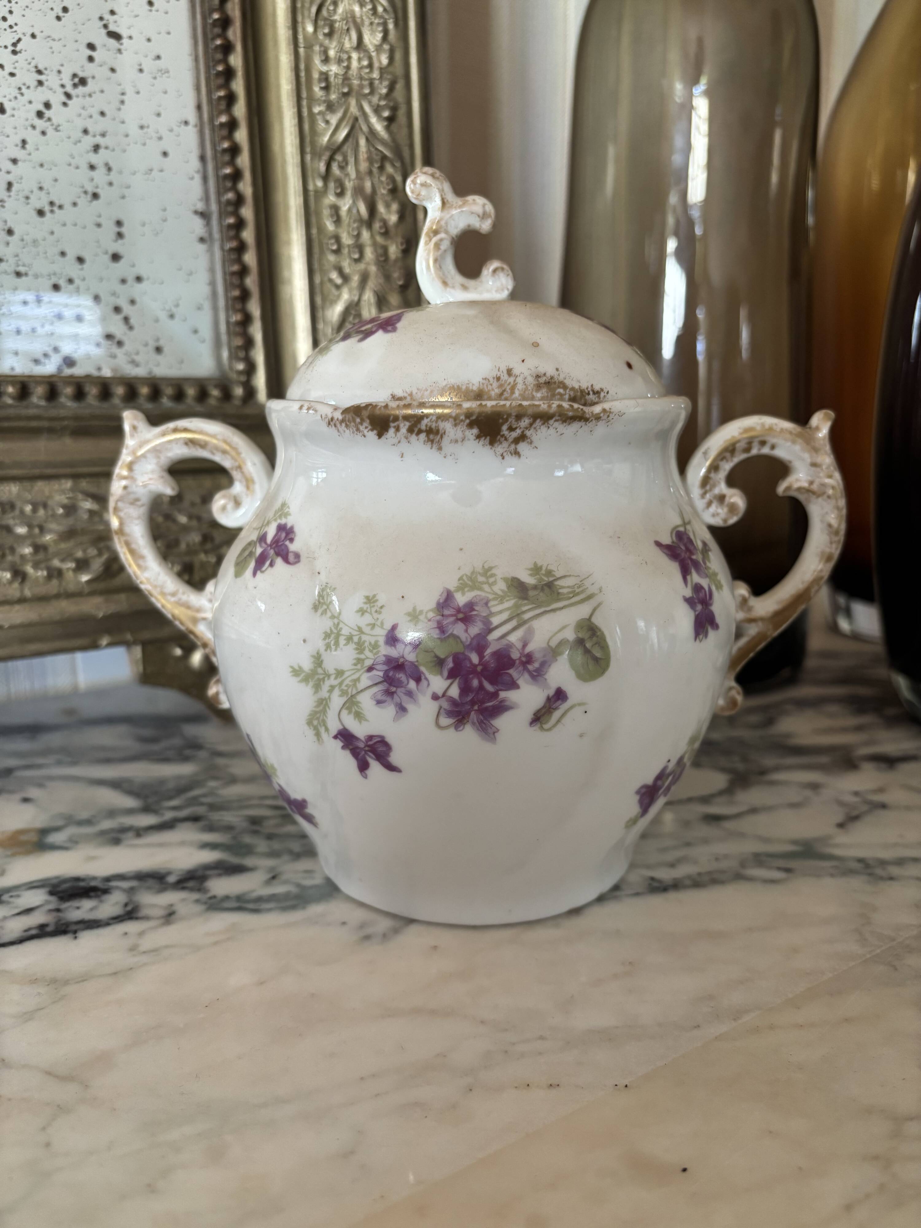 Sucrier en porcelaine