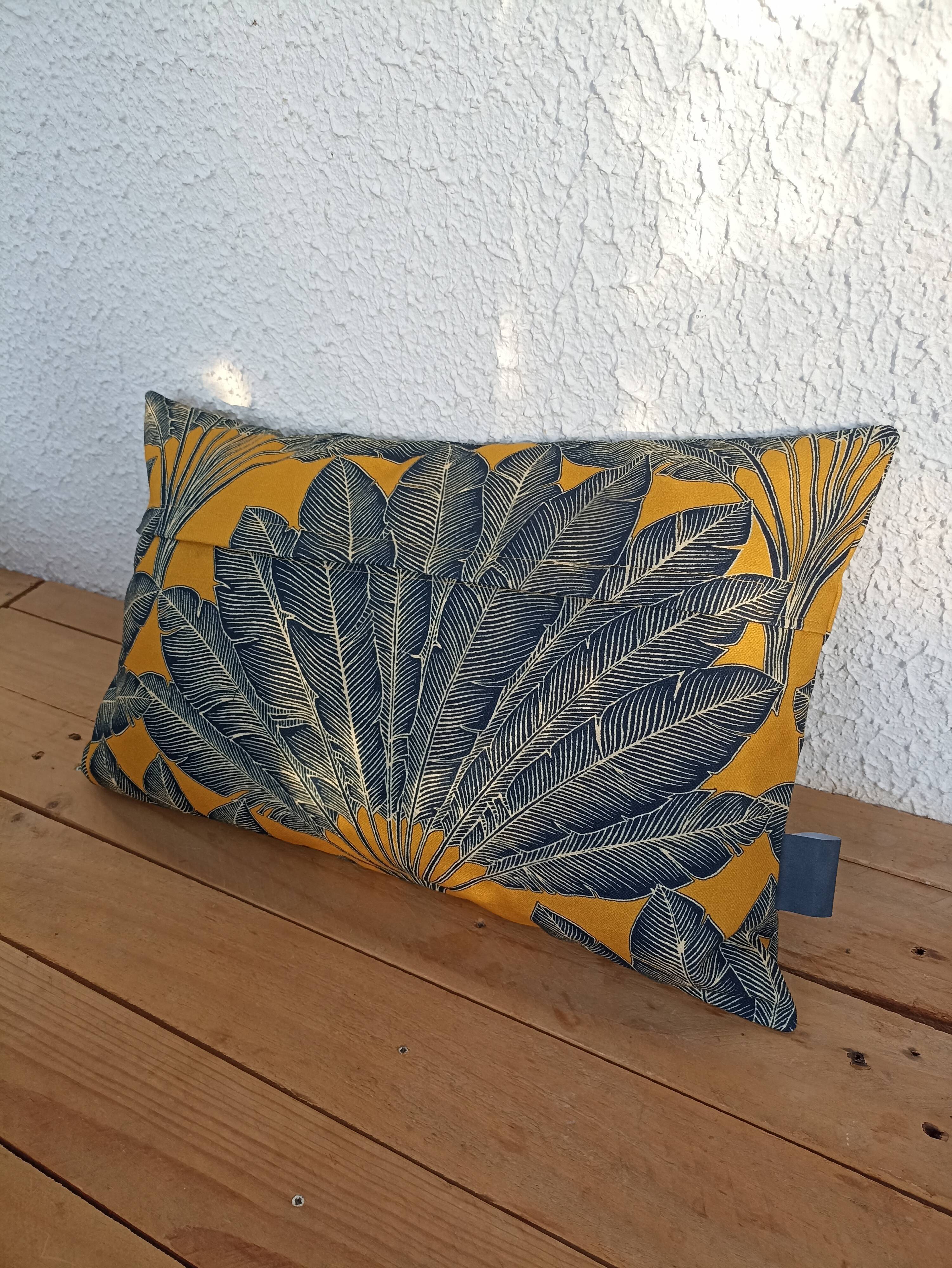 Coussin imprimé "feuille de l'arbre du voyageur" 50x30