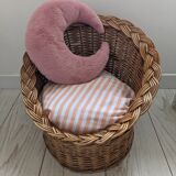 Rattan child seat