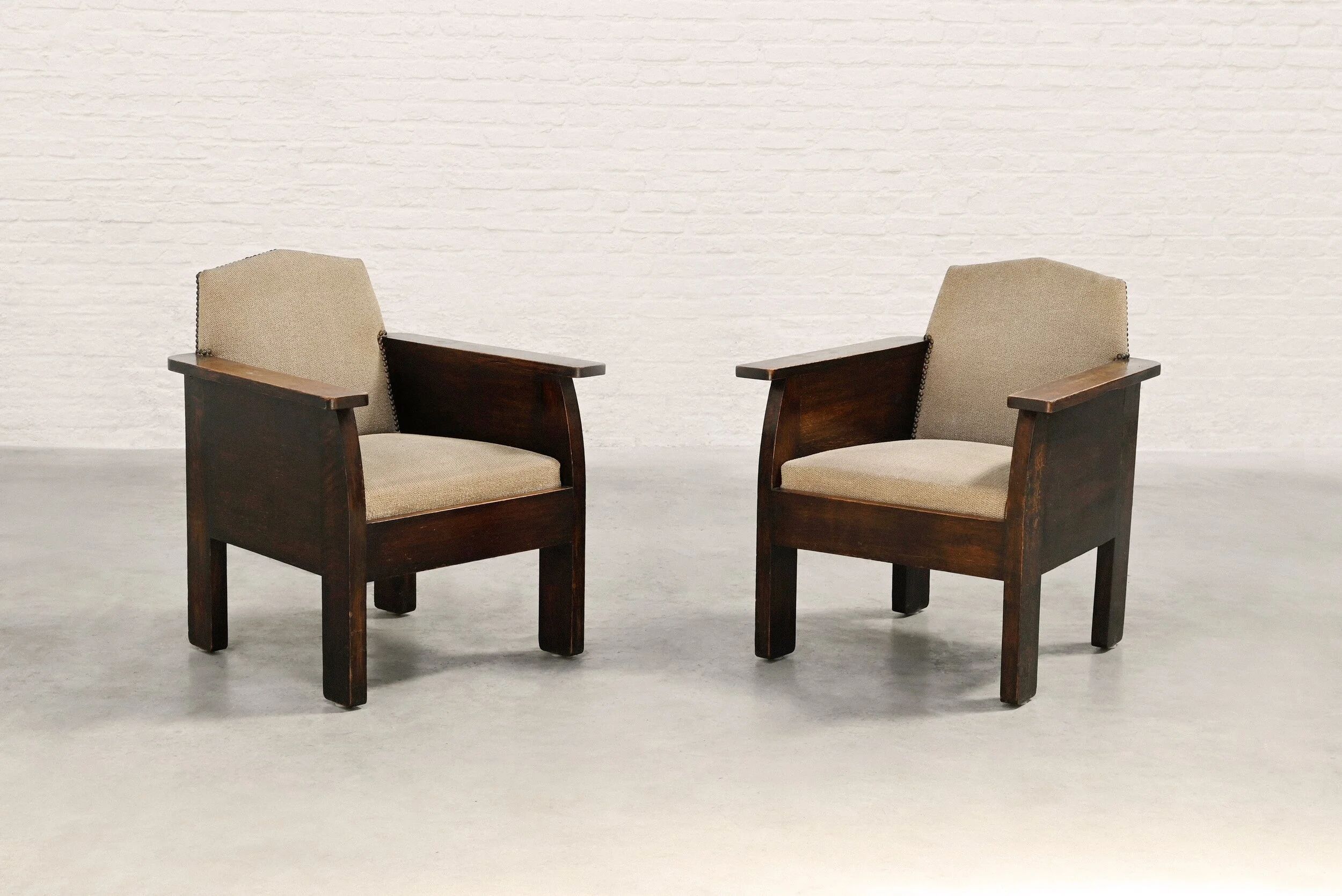 Paire de fauteuils en chêne de l'École de La Haye, Pays-Bas, années 1920