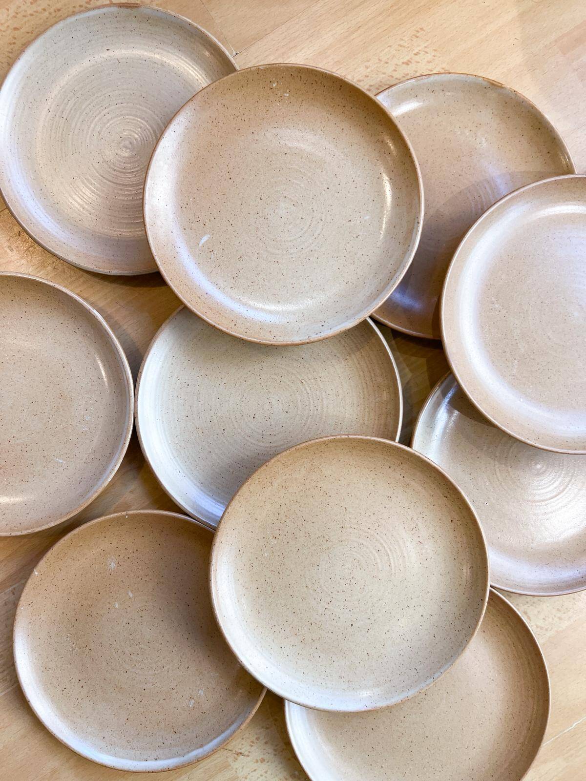 11 dessert plates Grès Village