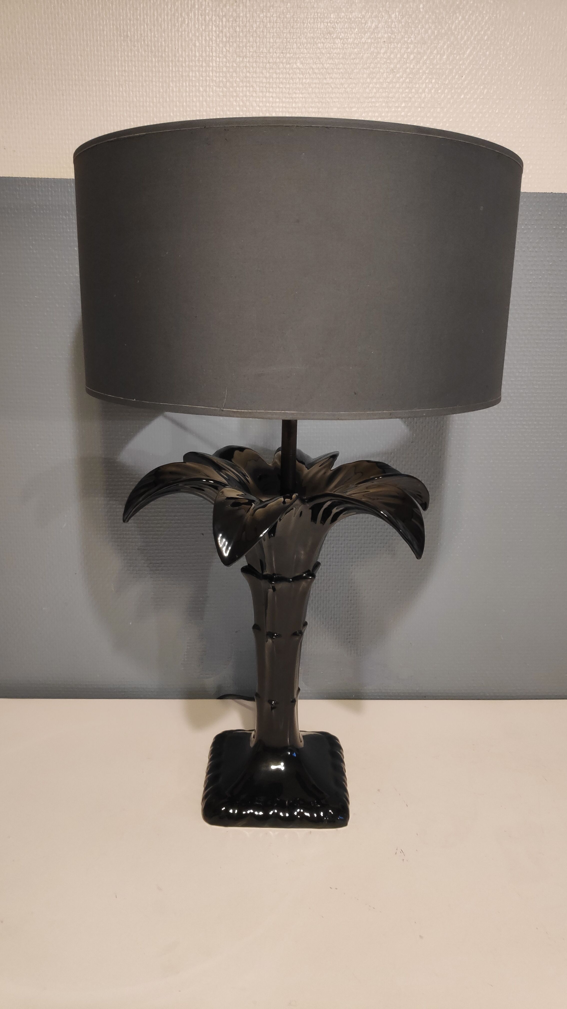 Black ceramic palm lamp