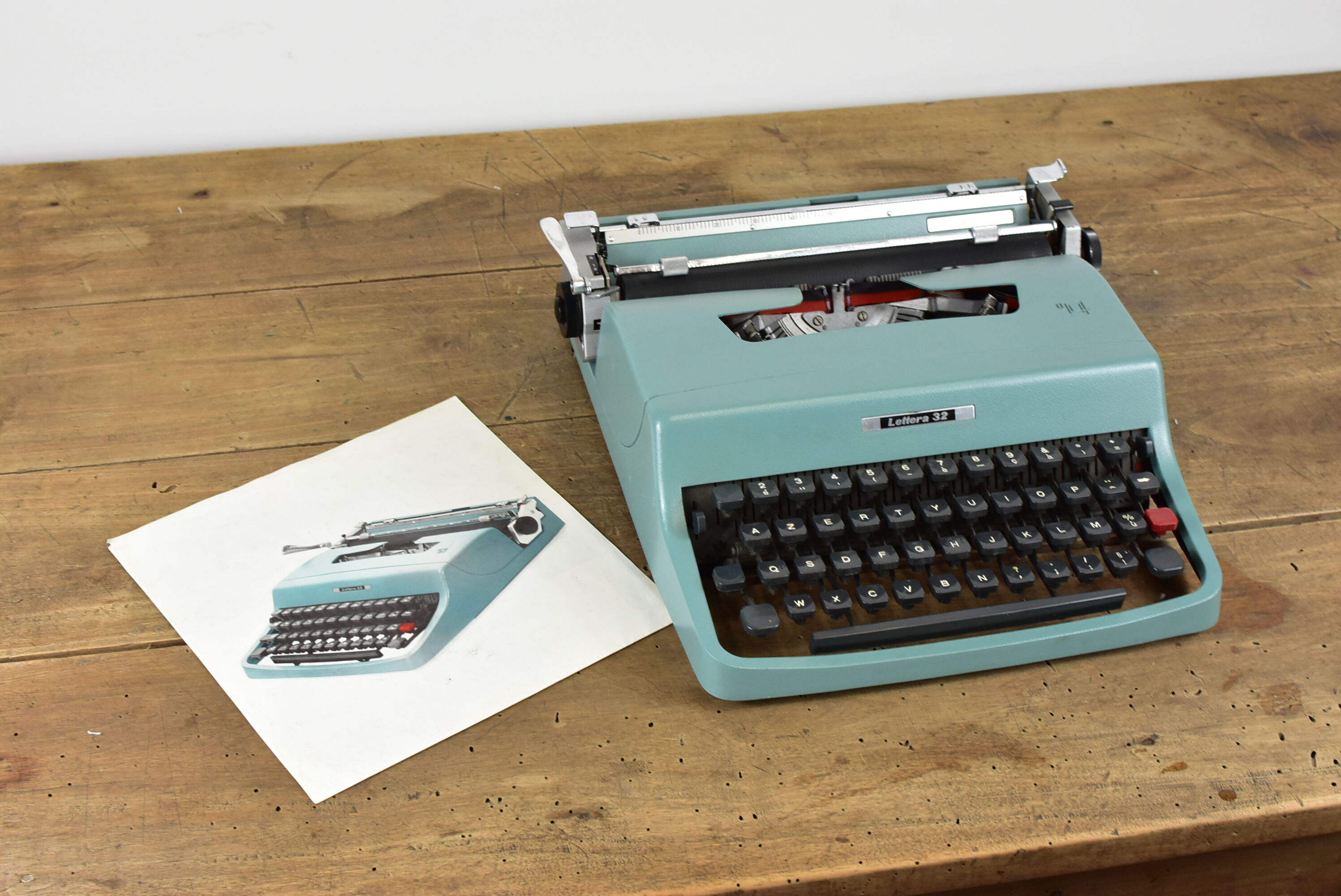 Lettera 32 typewriter.