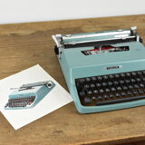 Lettera 32 typewriter.