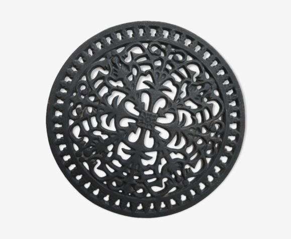 Black cast iron underside