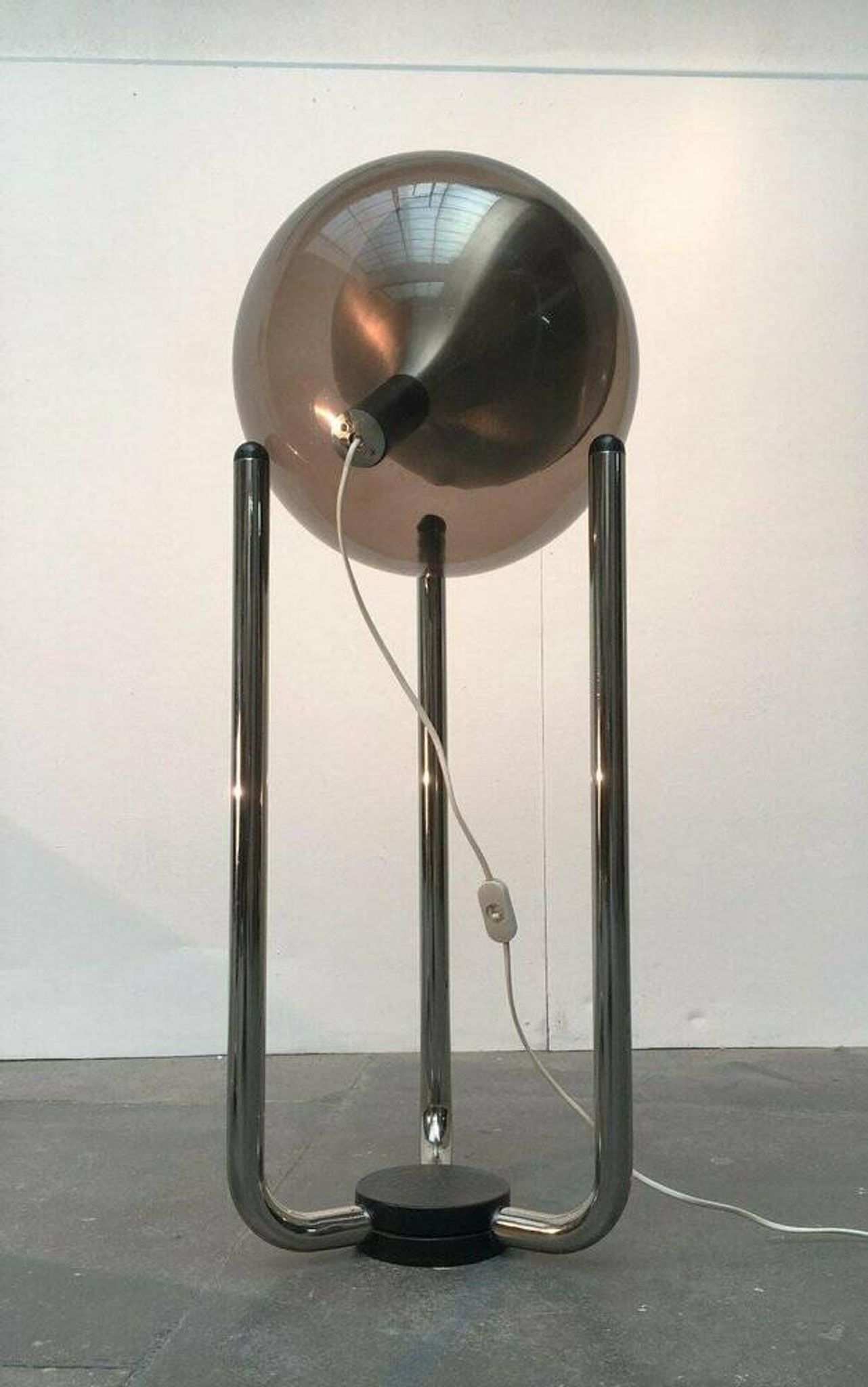 Lampe sur pied globe de l'ère spatiale suisse de milieu du siècle Type 56 de Temde, années 1960