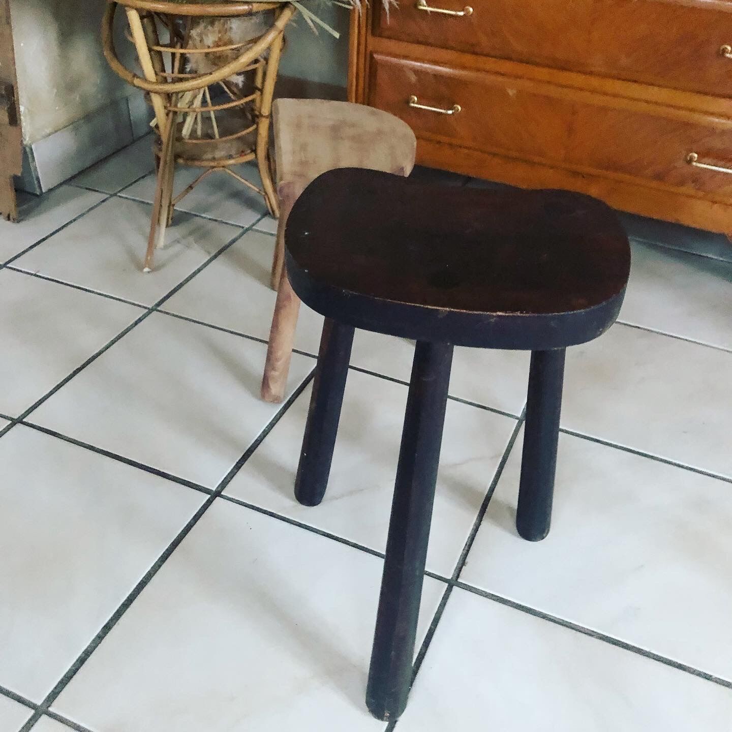 Tripod stool