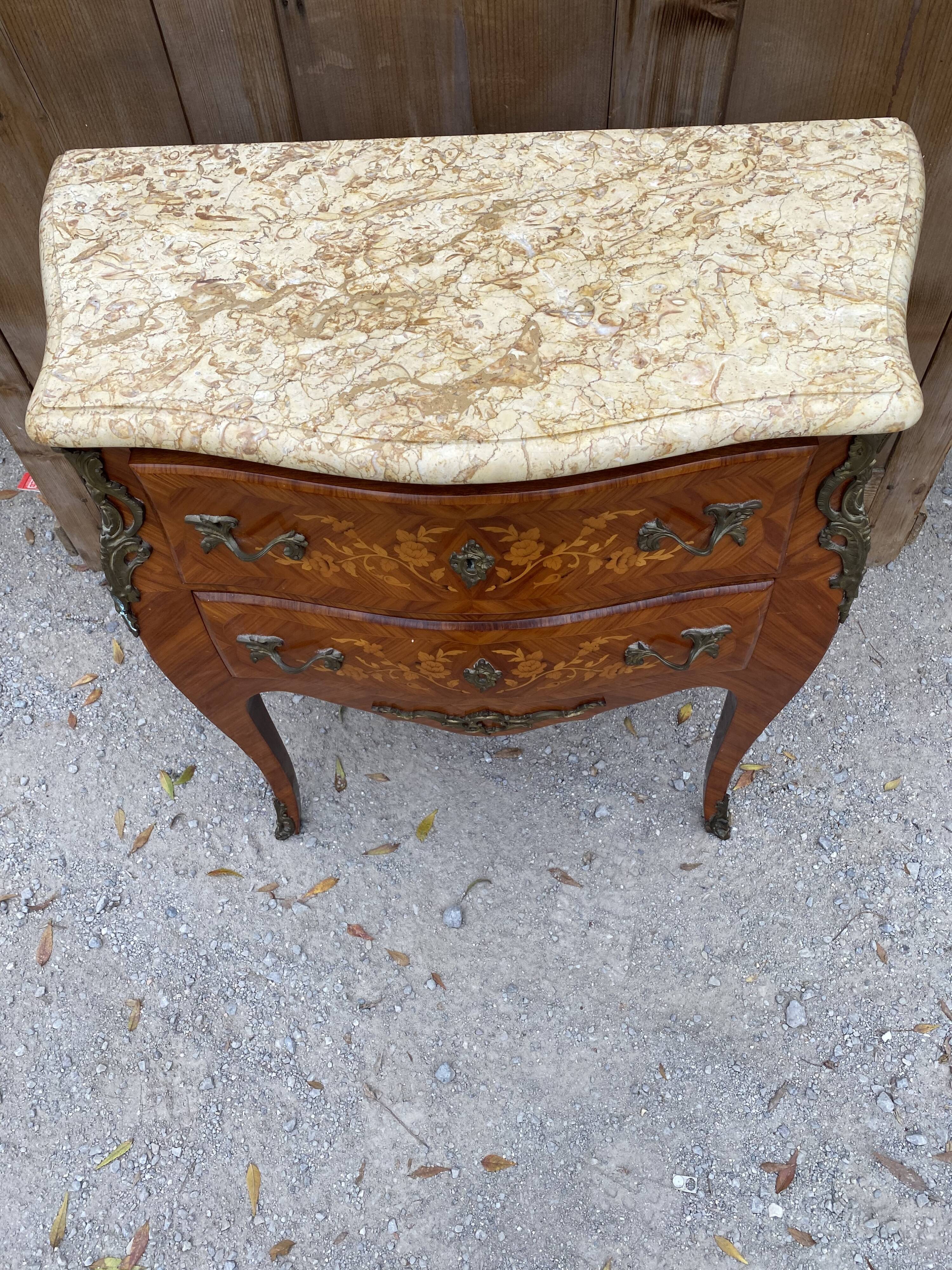 Chest of drawers Louis XV