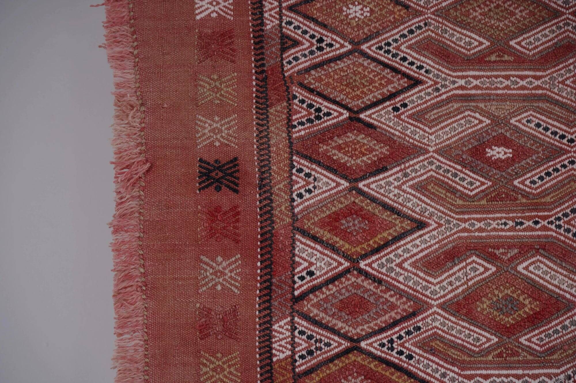 Vintage Turkish kilim, handwoven, 160x235 cm.