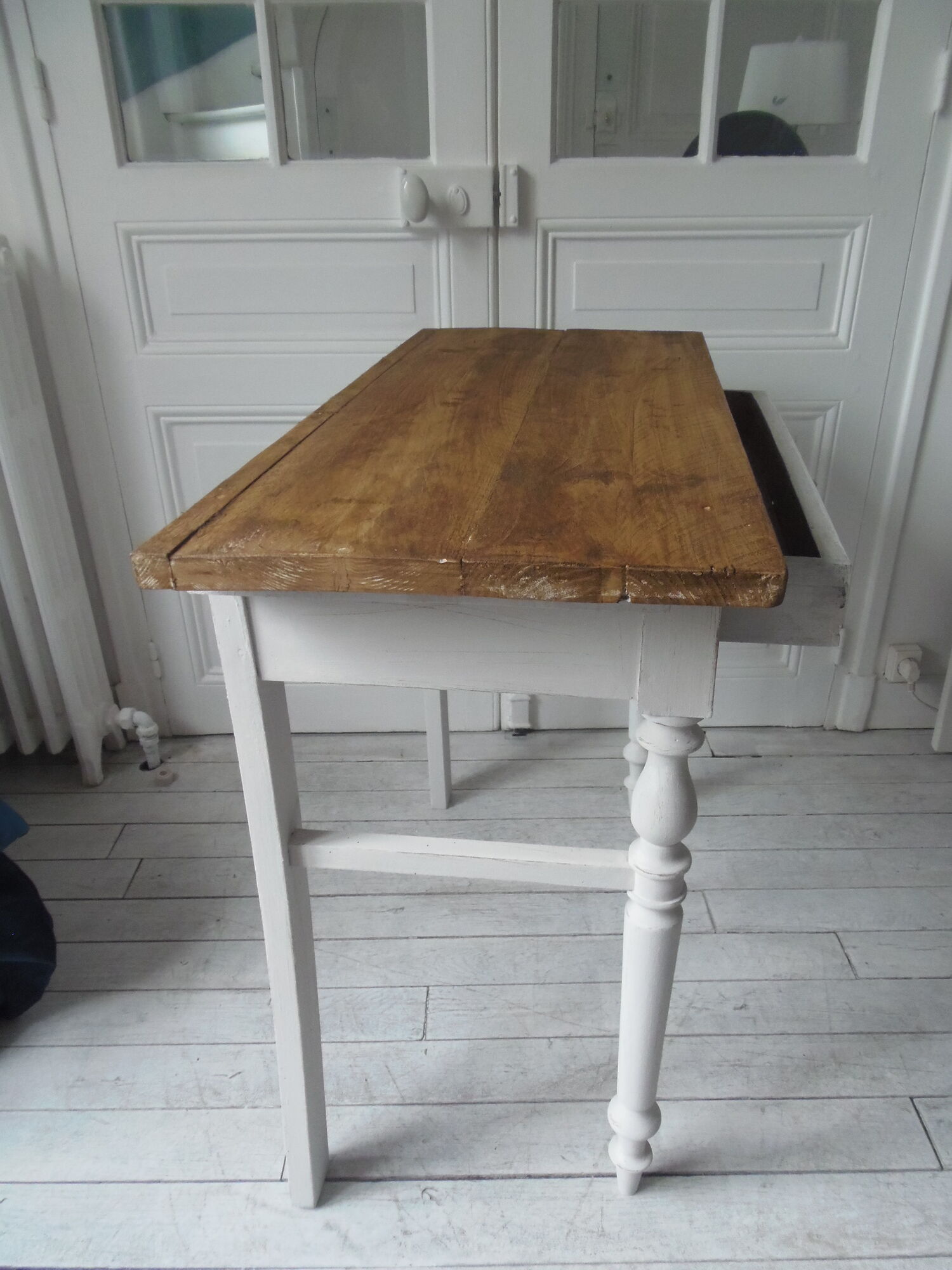 Dessert, old desk, pedestal and pearl grey patinated oak belt, wooden tray