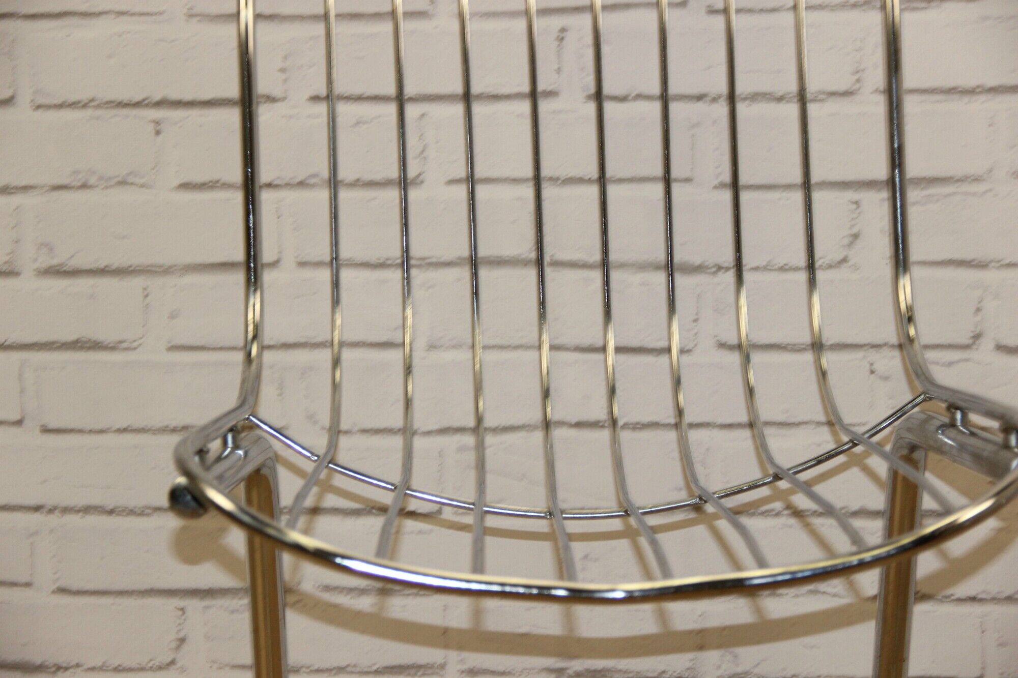 Lot of 2 vintage year 70, chromed metal wire chairs