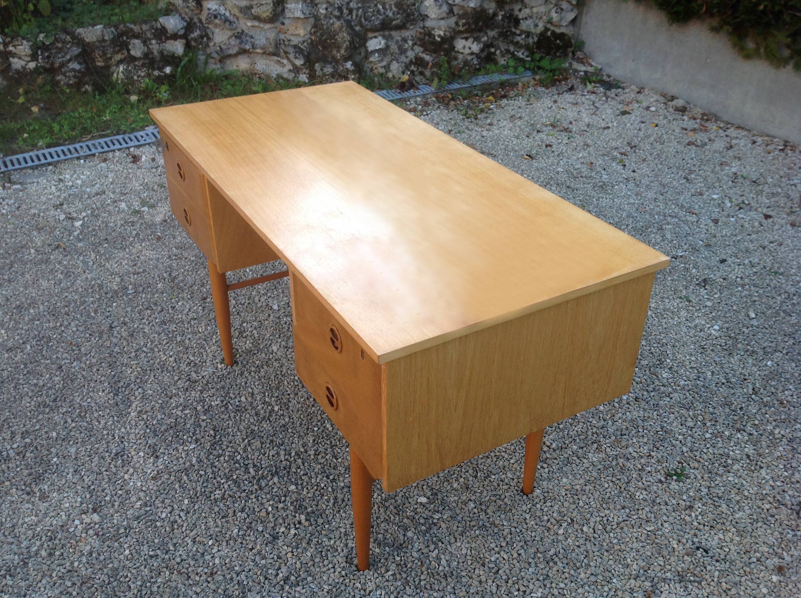 Scandinavian desk brand GDR