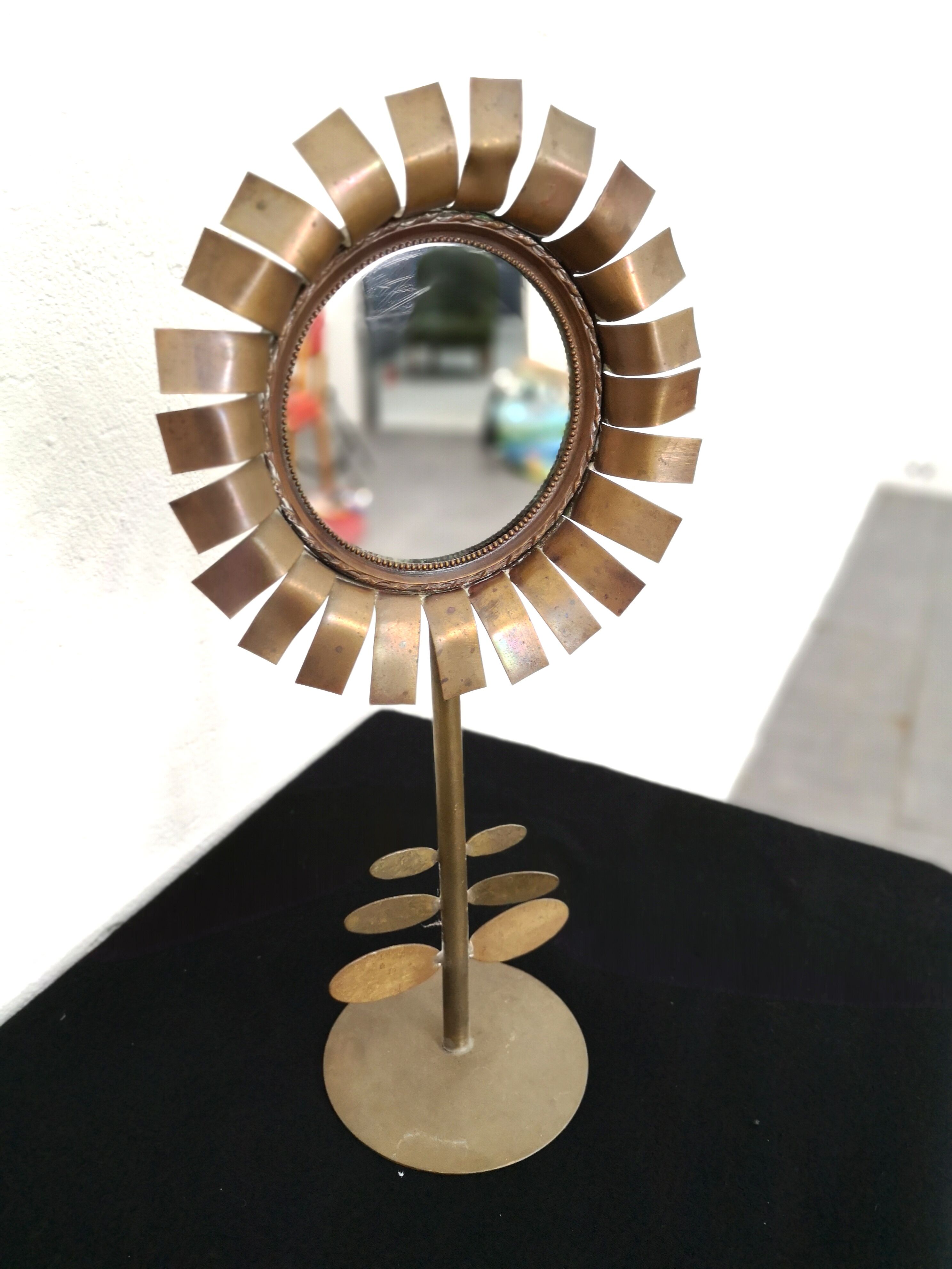Brass mirror in flower shape, 9.5cm