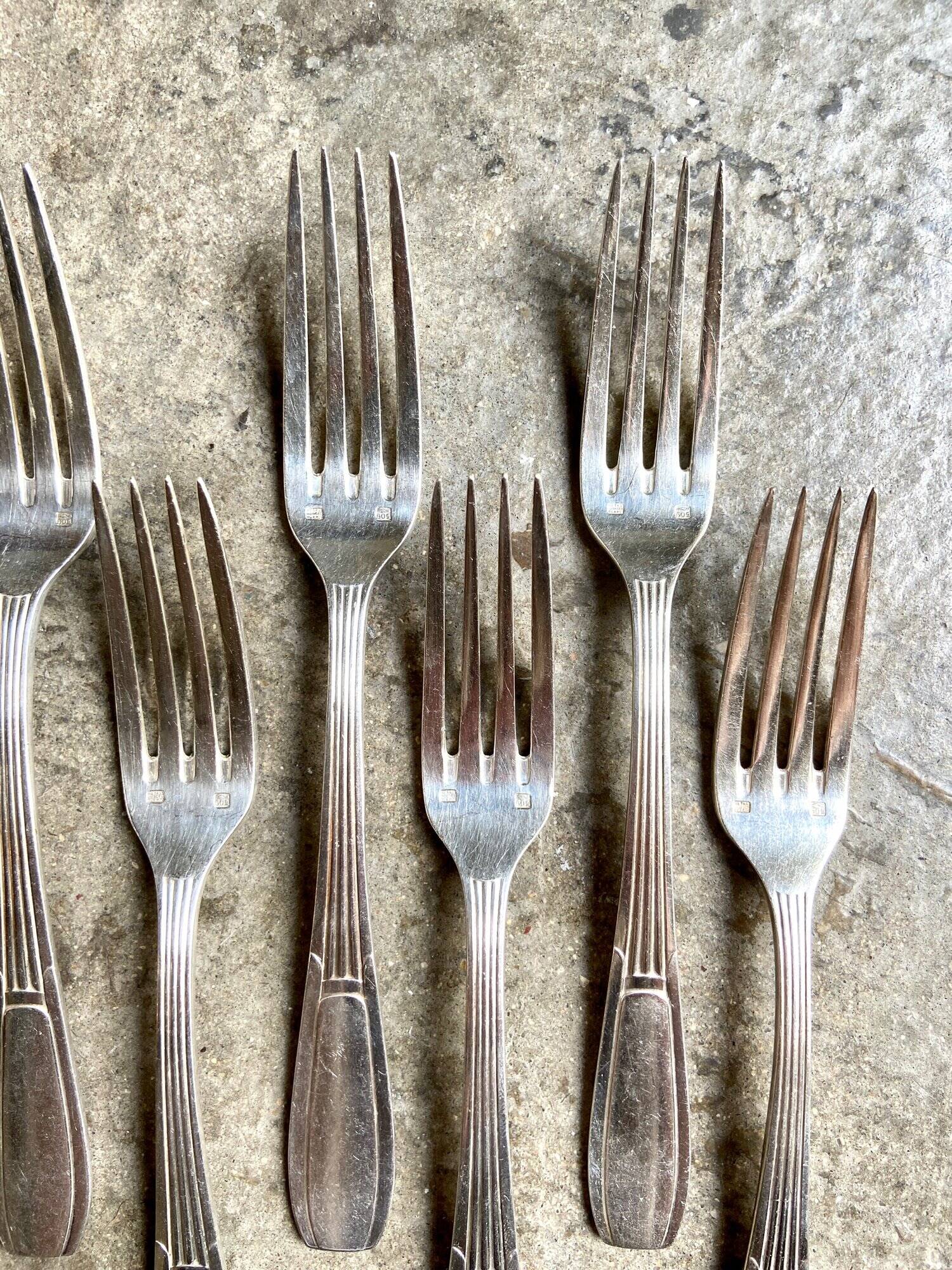 6 silver metal forks