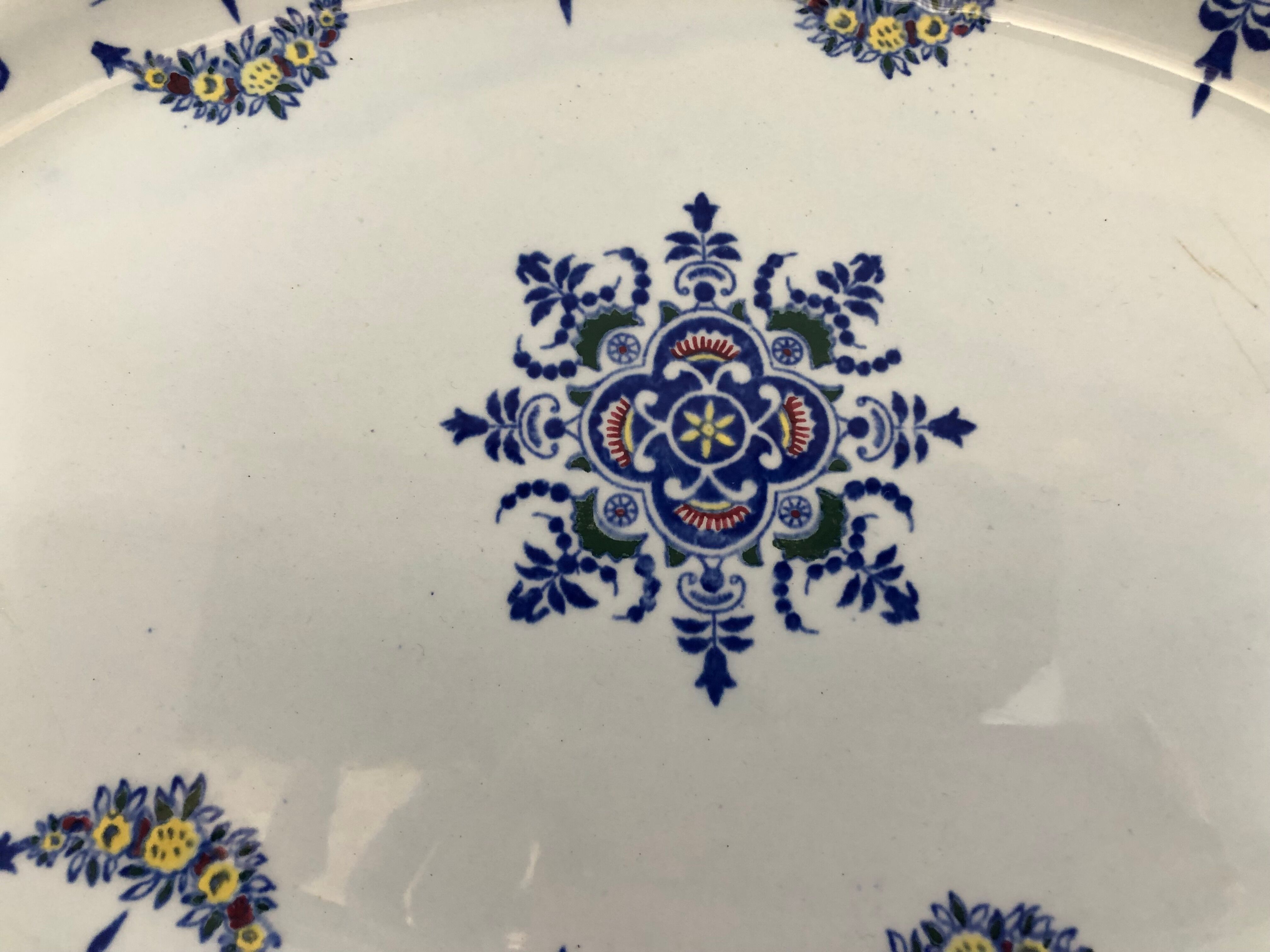 Oval dish Gien Modele Royal décor Rouen with blue arabesques 37cm