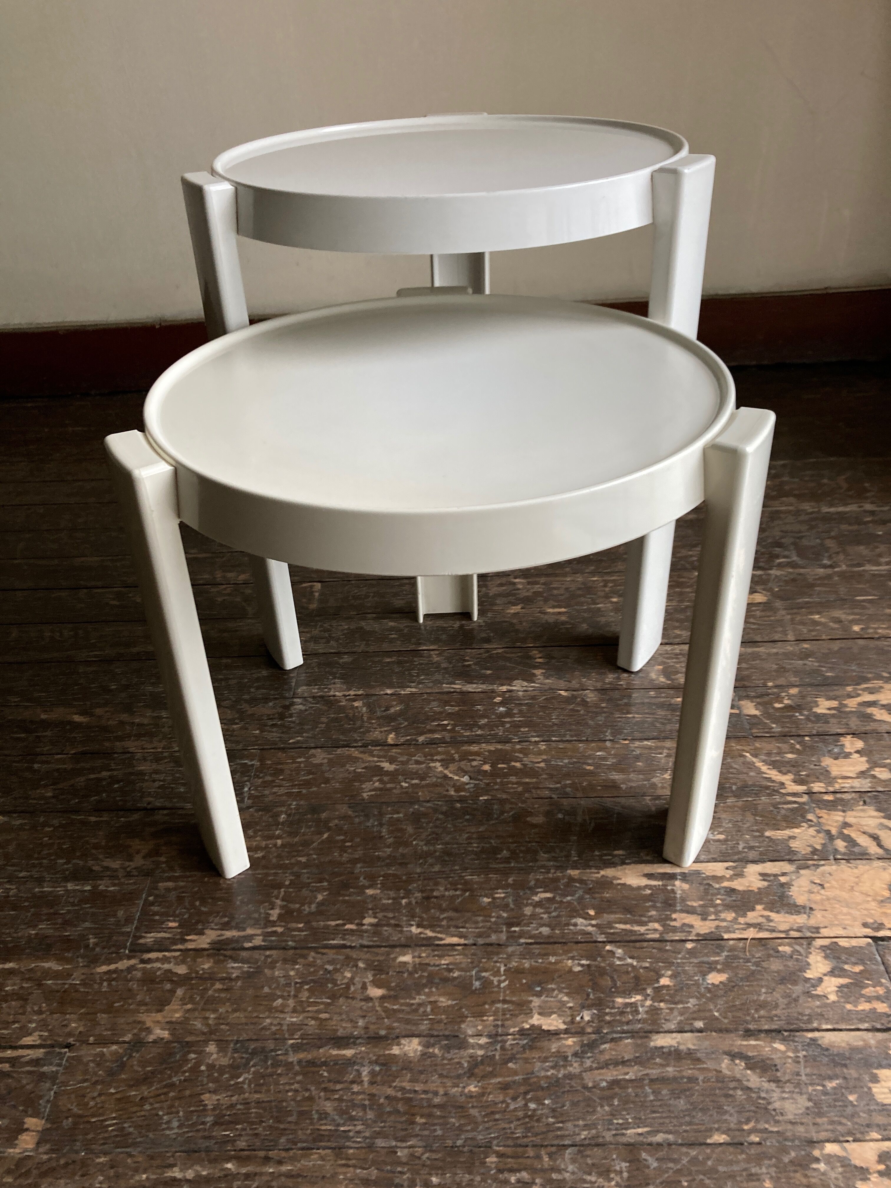 Tables gigogne design italien 1960 Kastilia space age