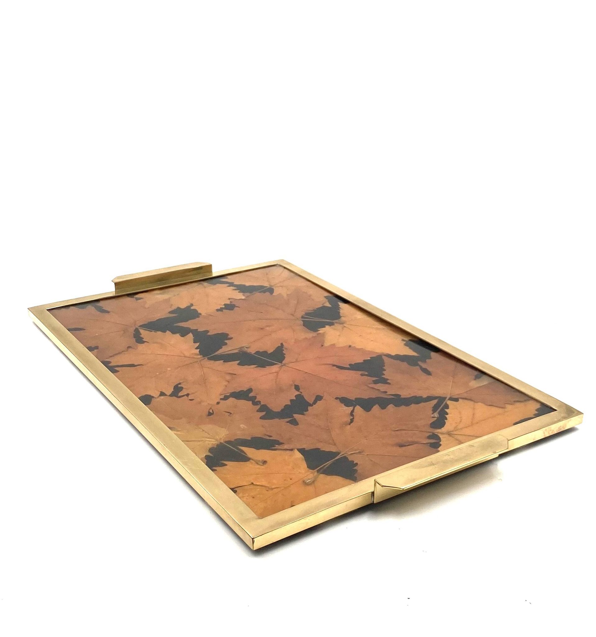 Hollywood regency brass and leaves resin tray, Montagnani Firenze Italy 1970s
