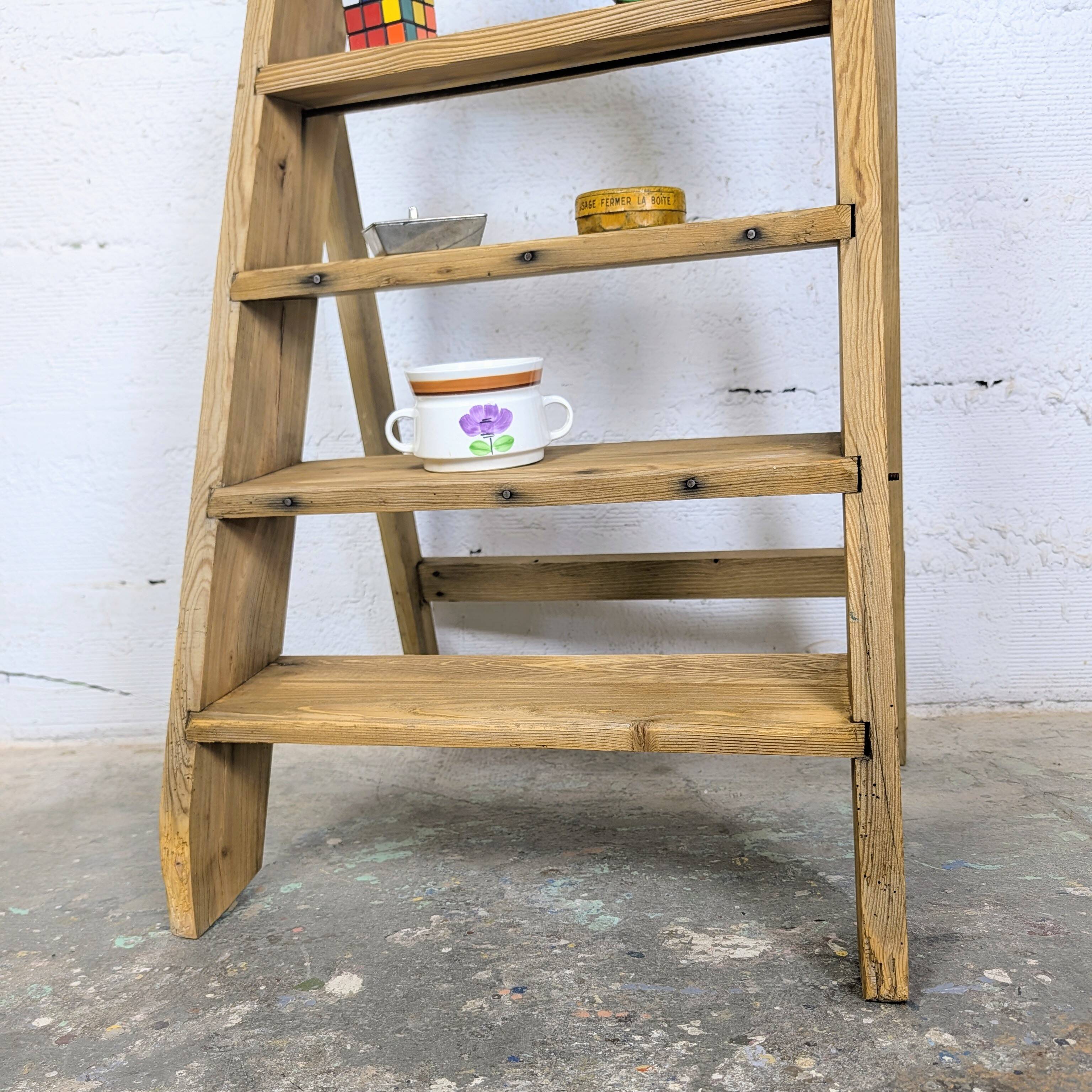 Escabeau vintage en bois massif