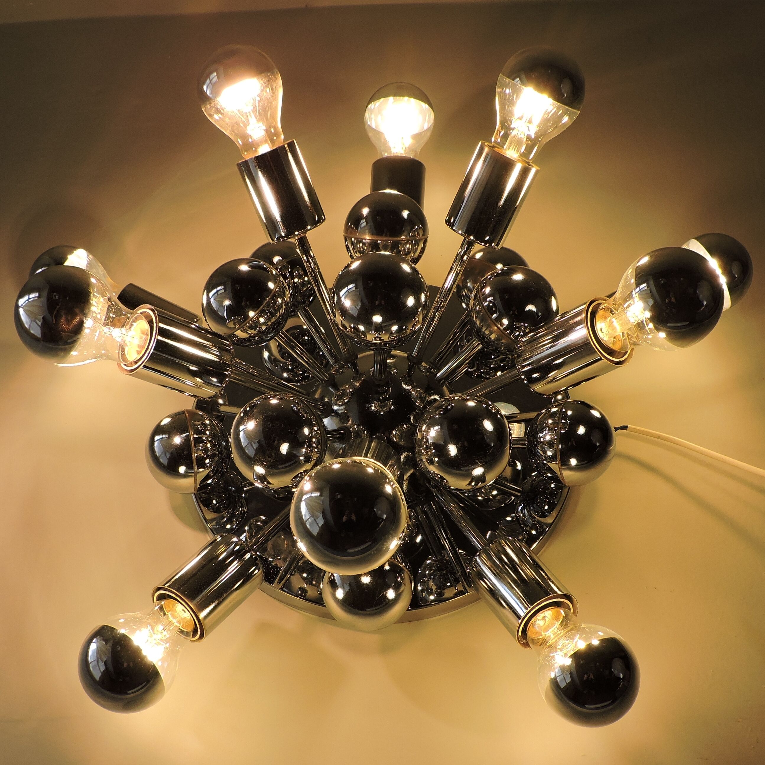 Goffredo Reggiani sconce sputnik, Italy 1970