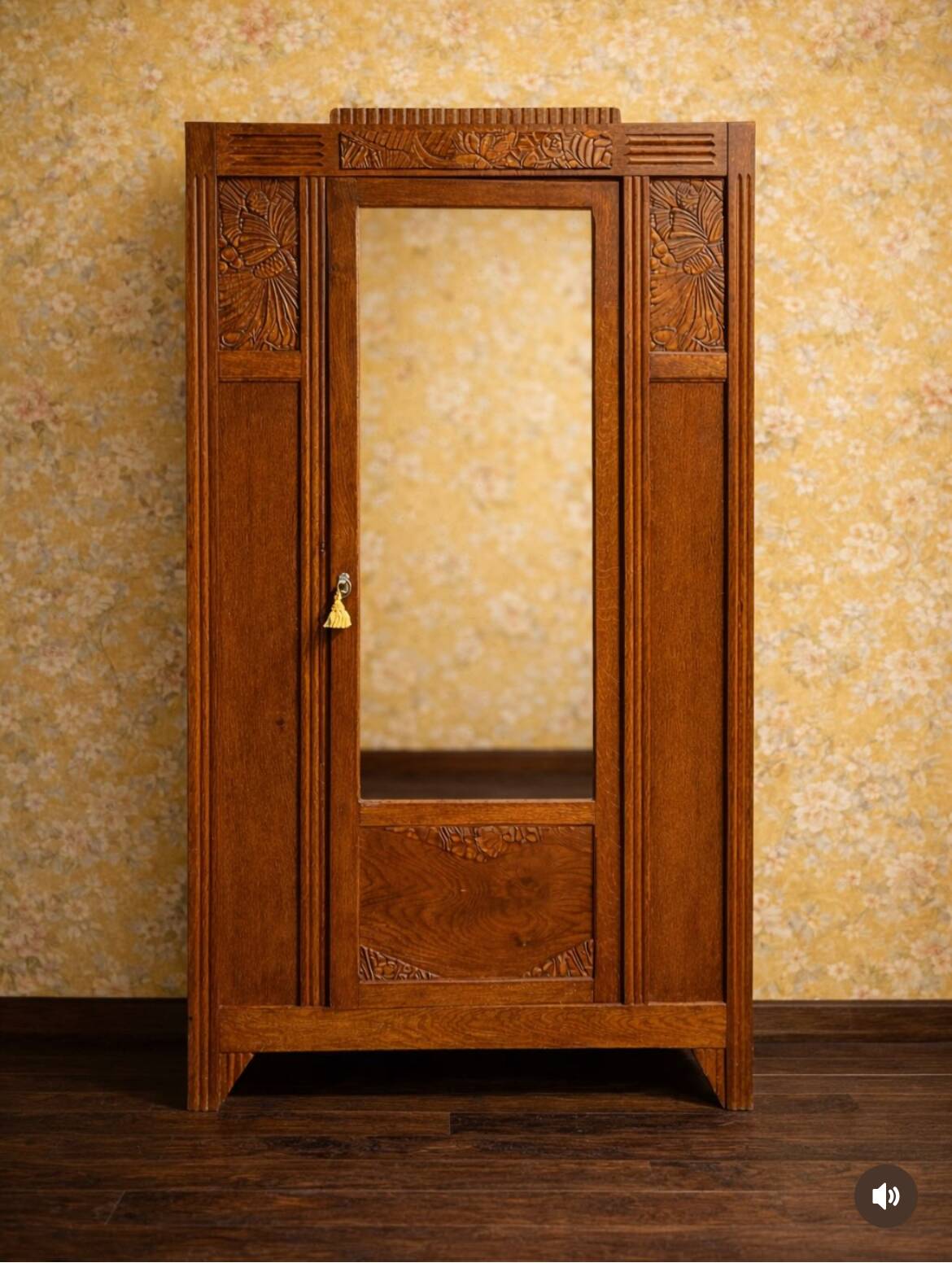 Large Parisian Art Deco wardrobe in solid oak – timeless elegance