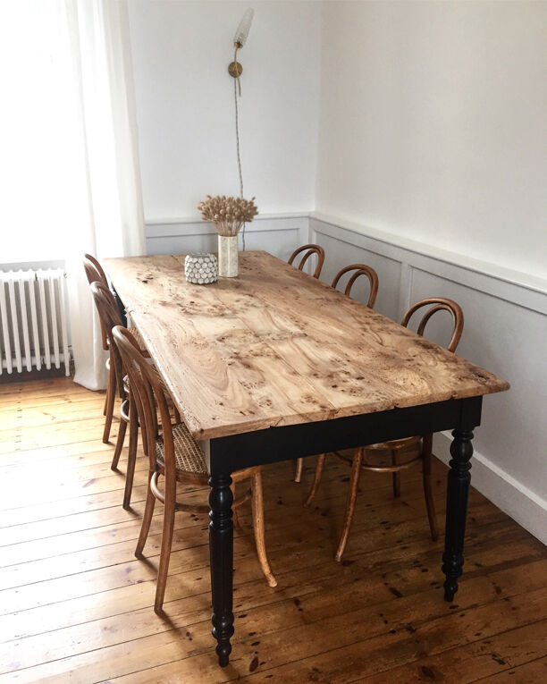 Farm table