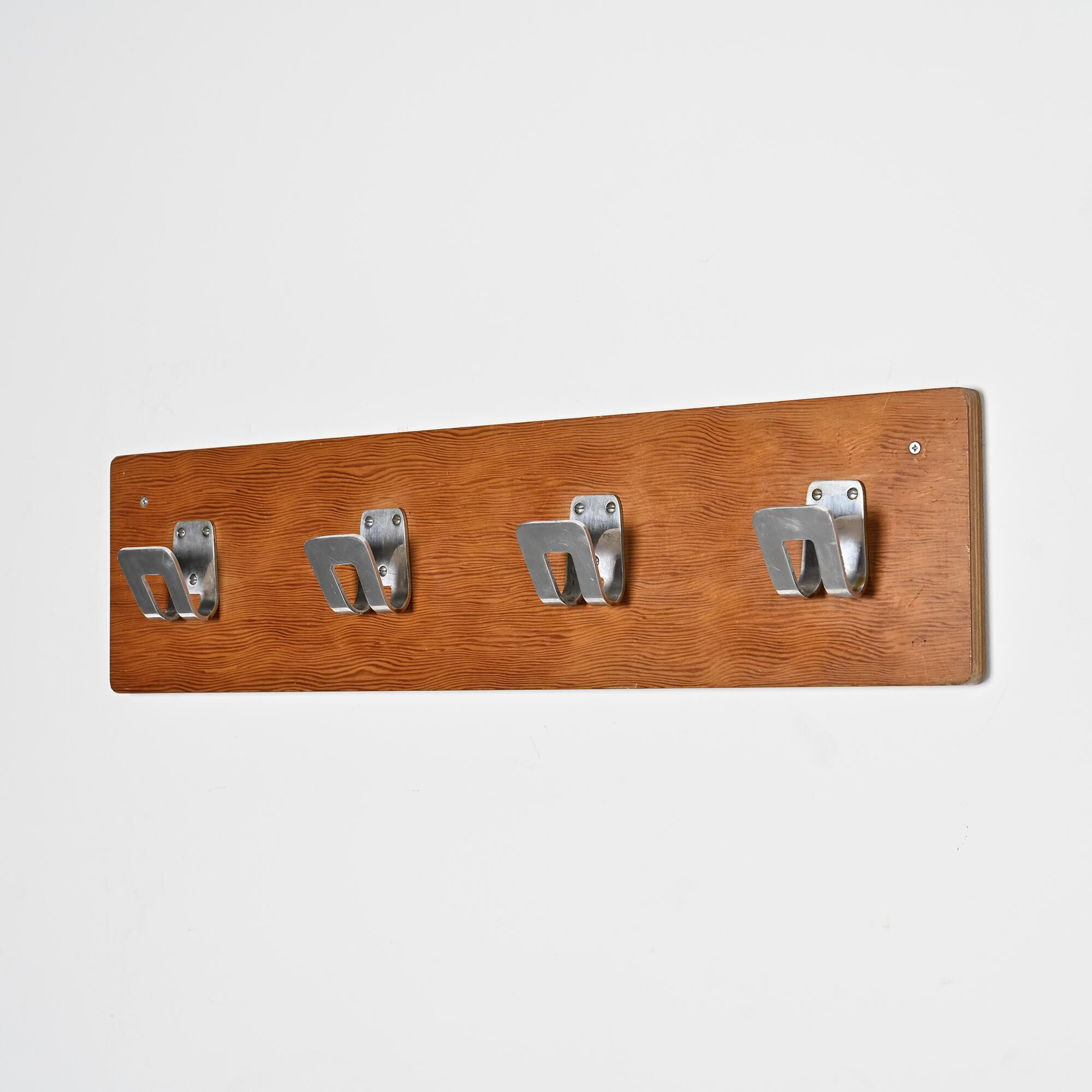 Pierre Guariche: Coat rack for La Plagne, around 1968