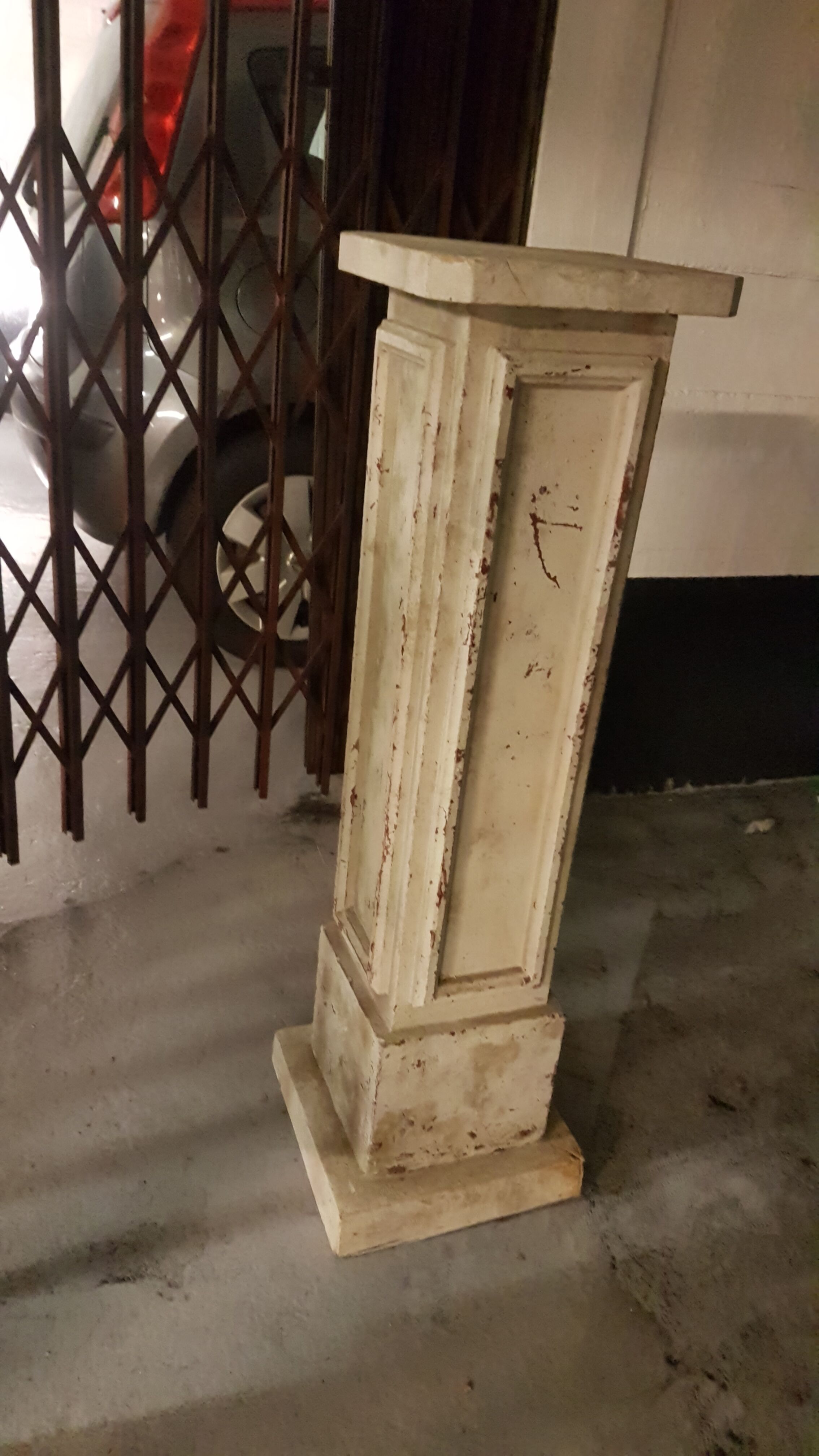 Wooden column