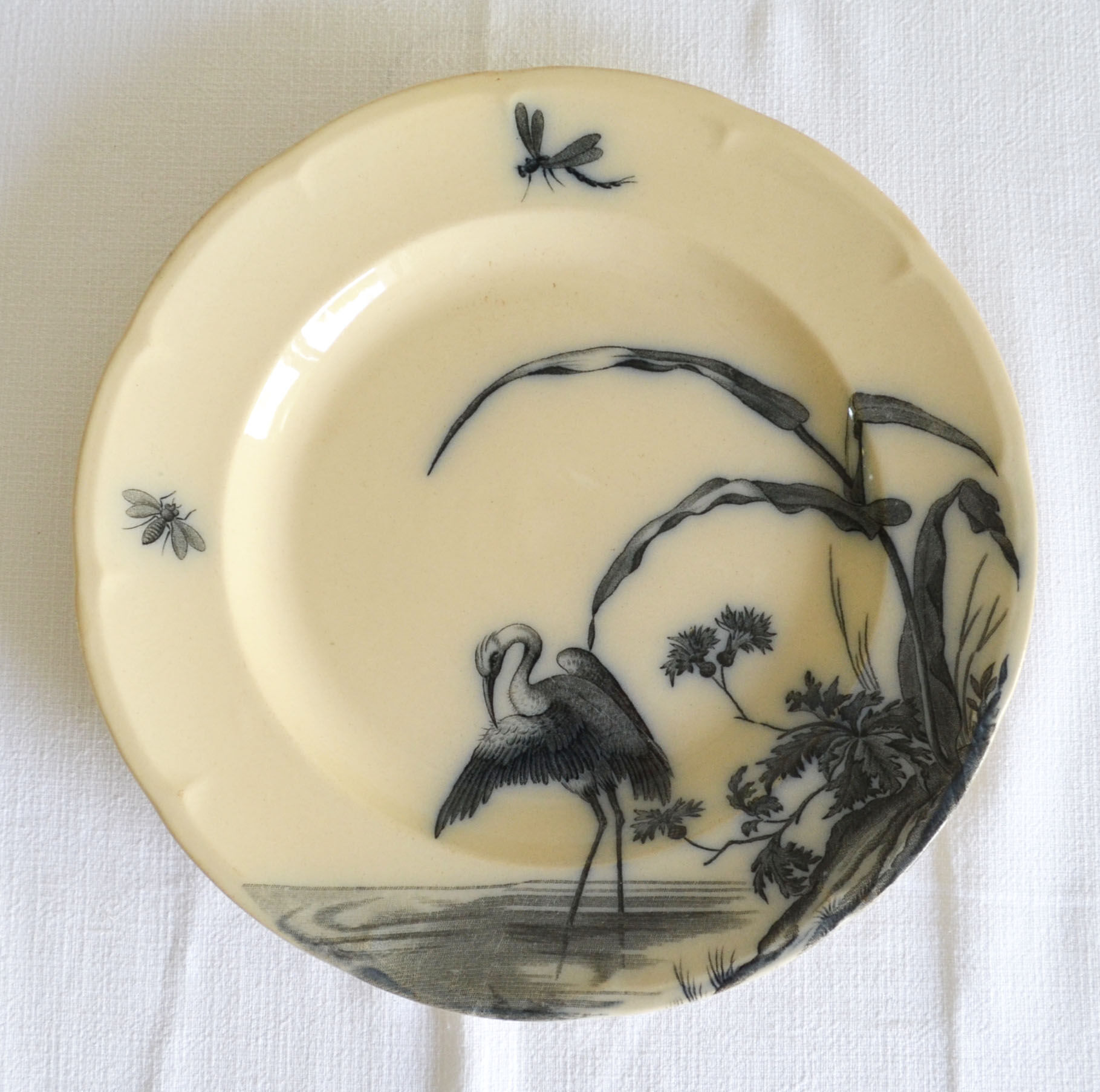 Plat Longwy décor japonais fin XIXème